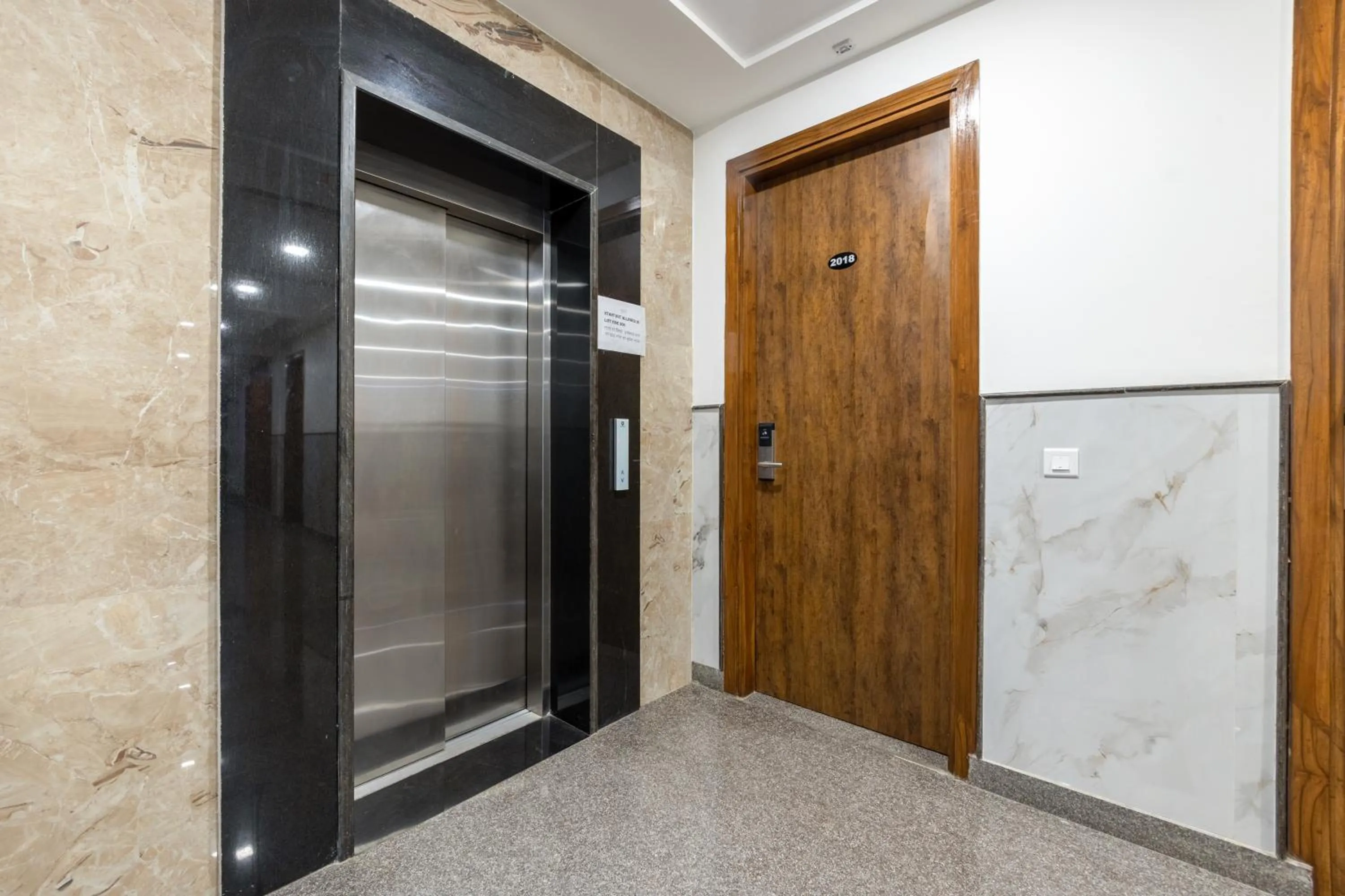 elevator in Arch - Near Aerocity New Delhi