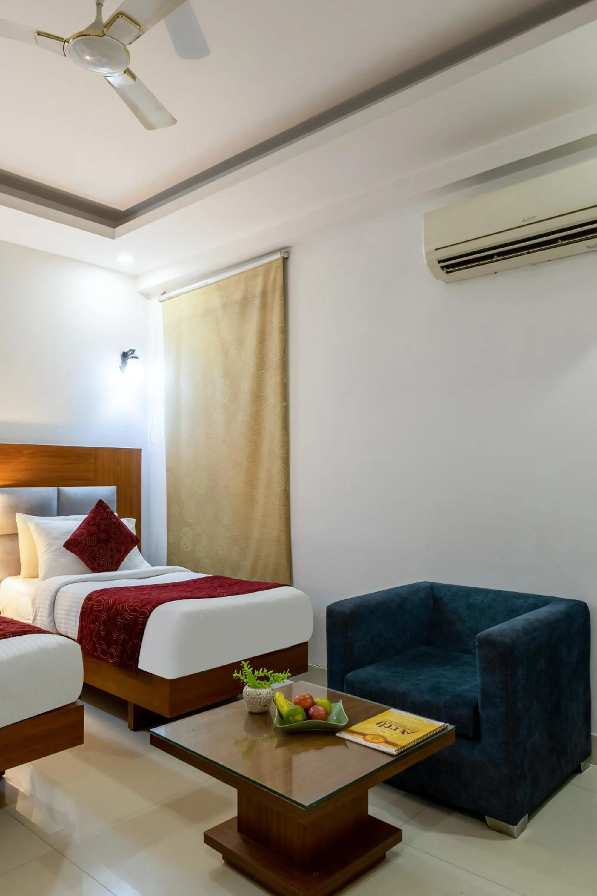 Seating area, Bed in Arch - Near Aerocity New Delhi