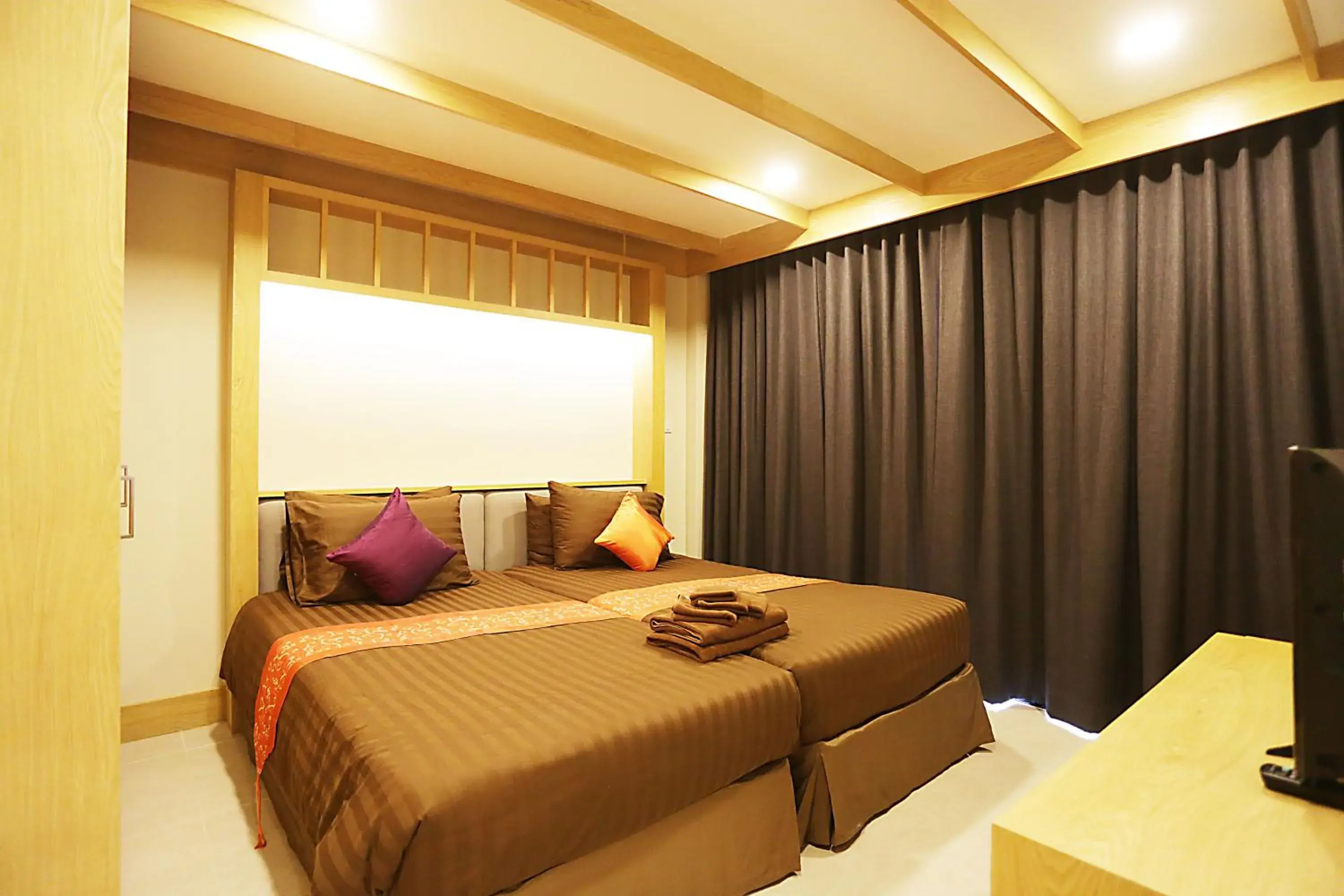 Bed in Hua Hin White Sand Bed in Hua Hin White Sand