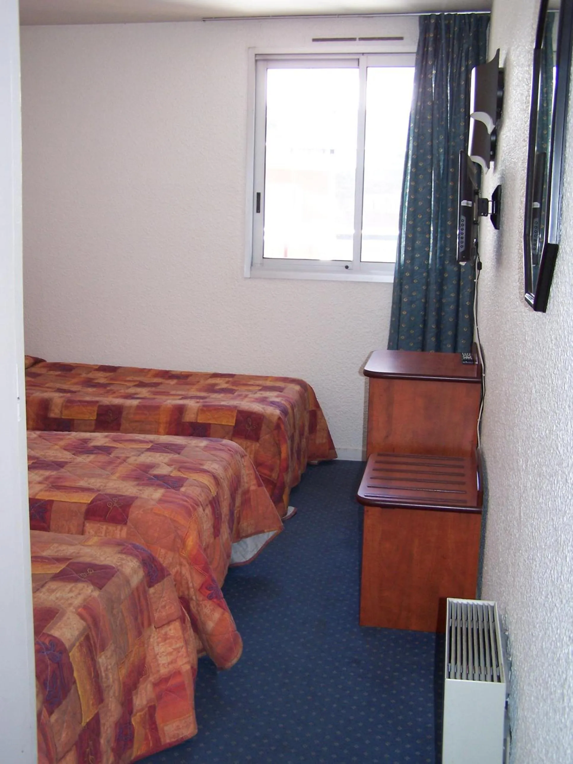 Photo of the whole room, Bed in Hôtel Estival Arriel