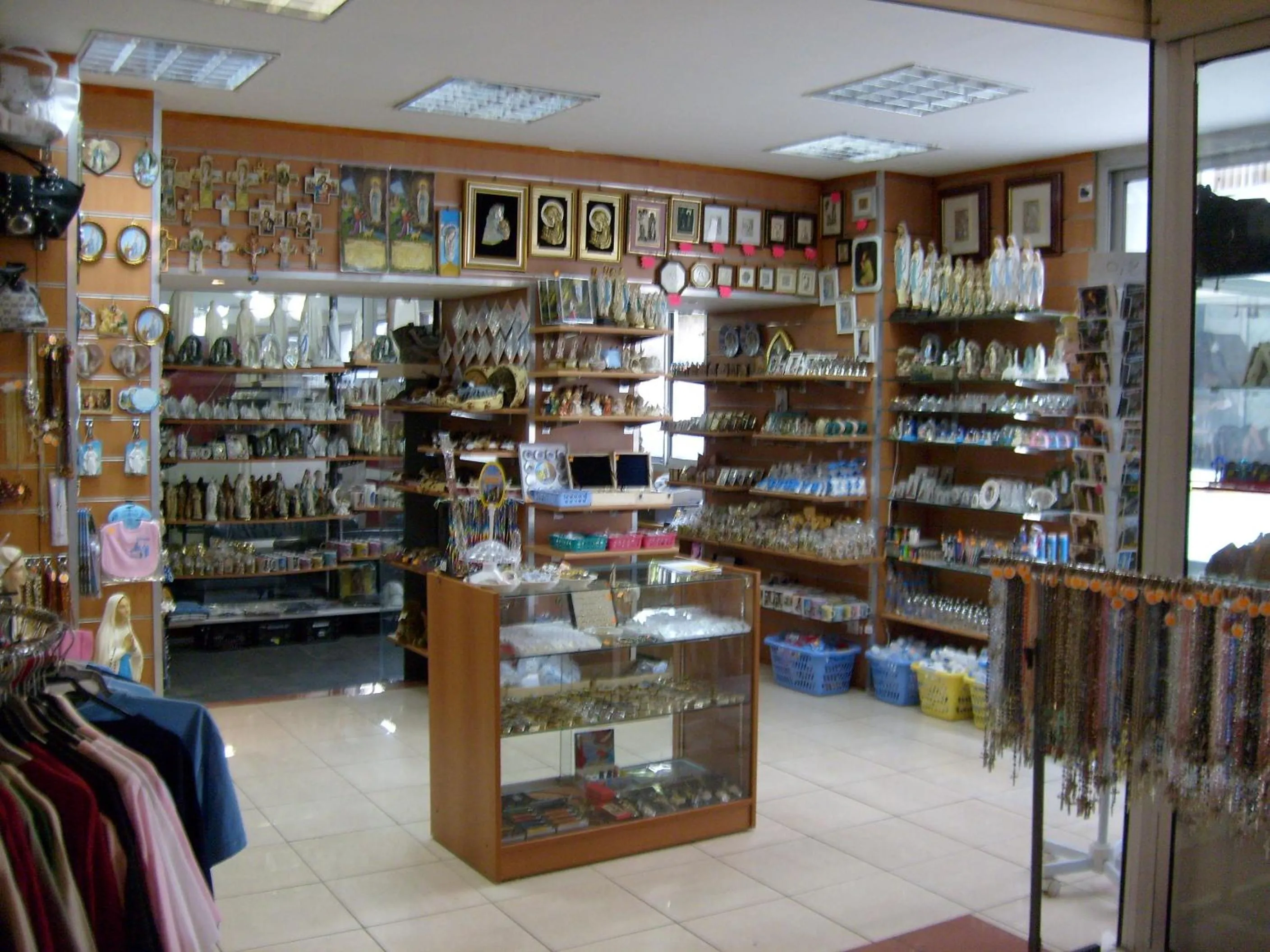 On-site shops in Hôtel Estival Arriel