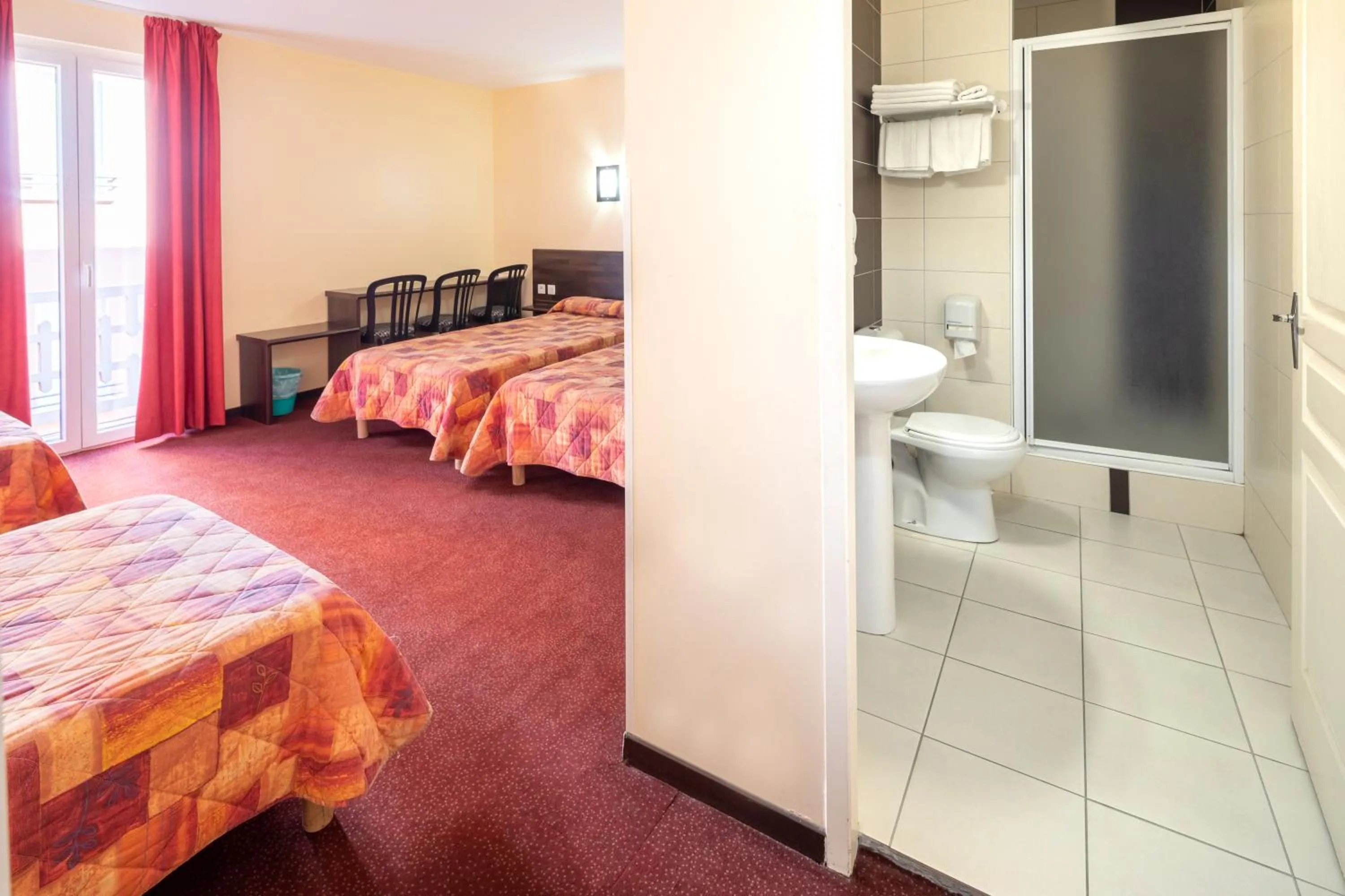 Bedroom, Bed in Hôtel Estival Arriel