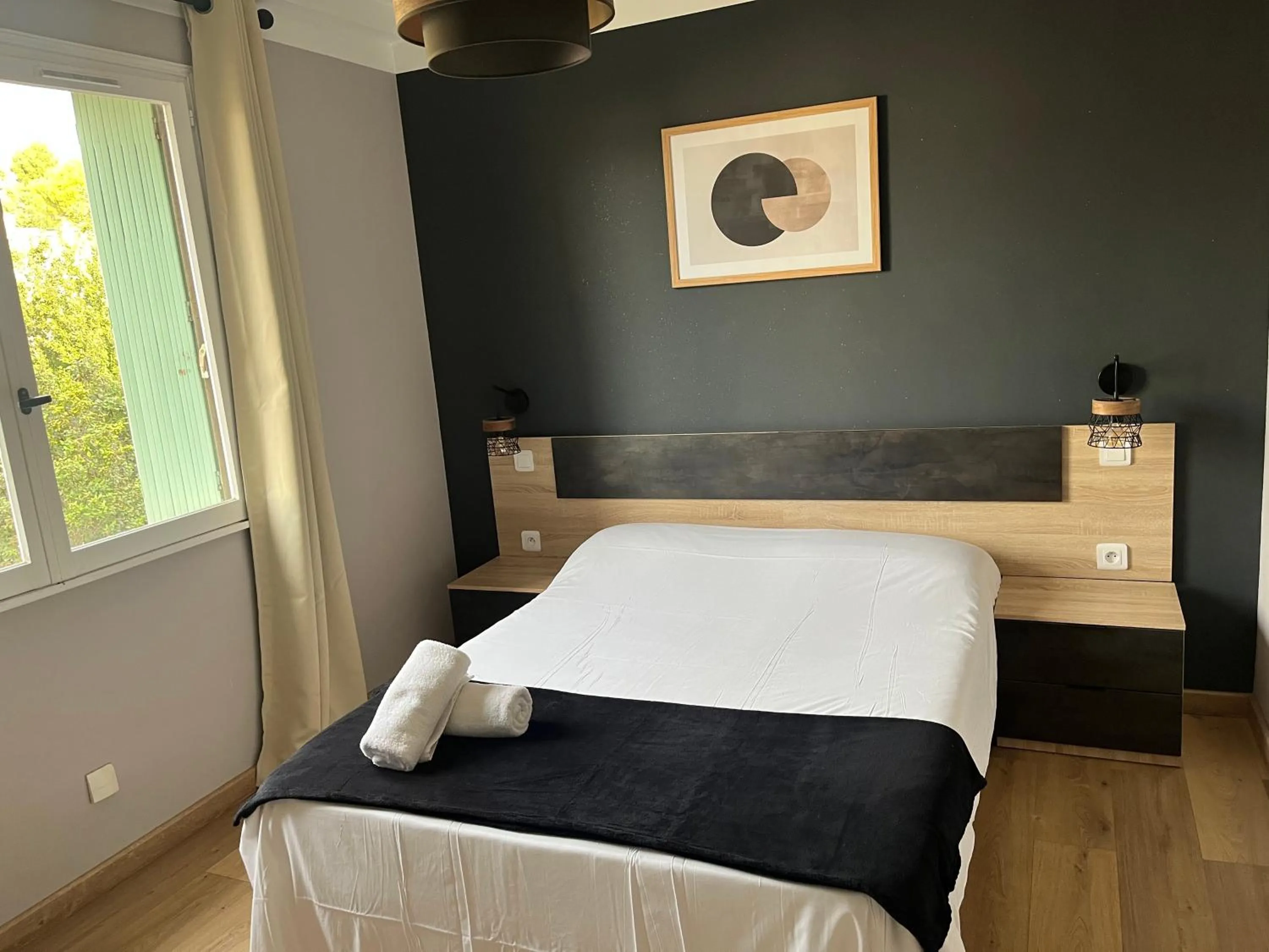 Bed in Hôtel L'Eau Des Collines