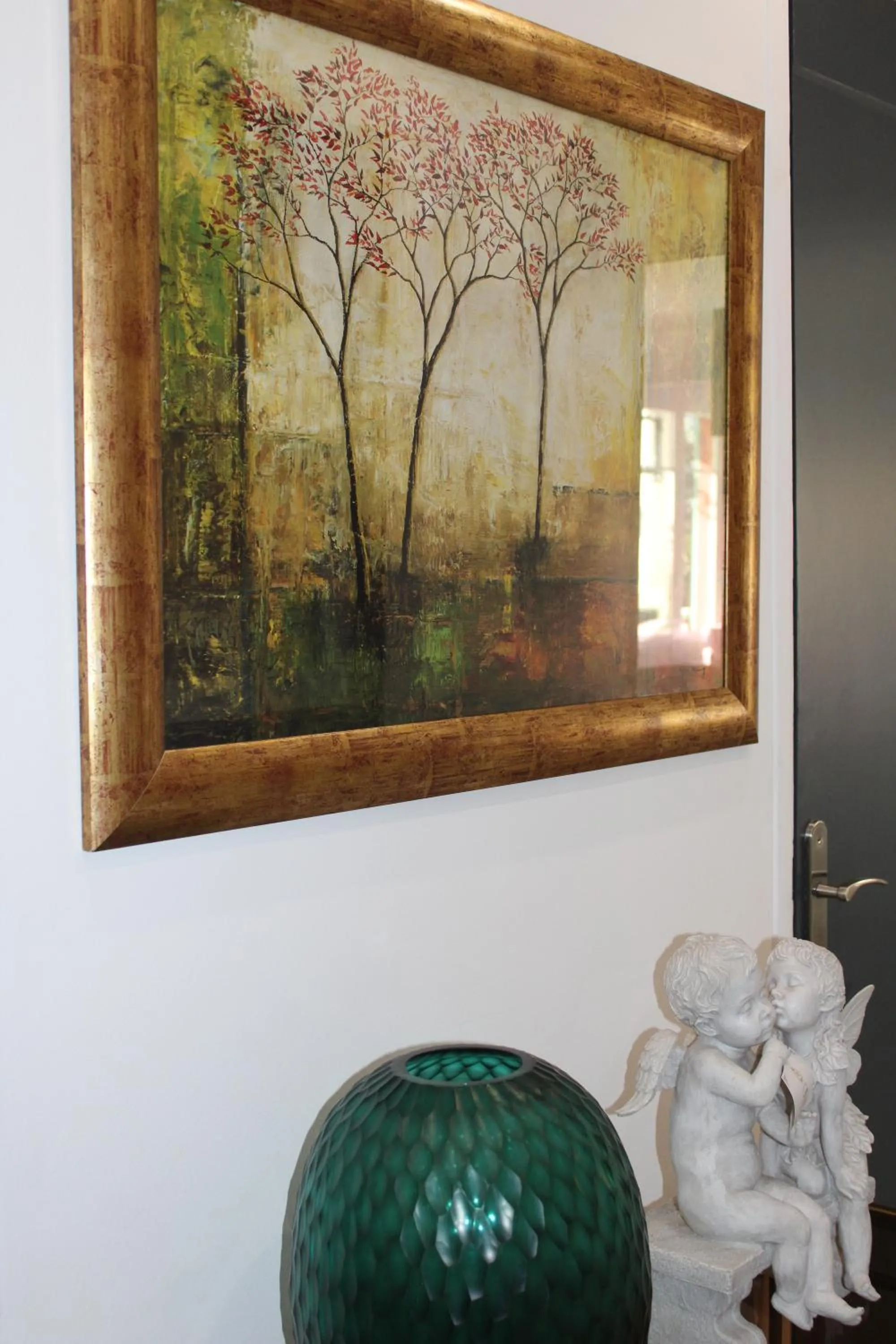 Decorative detail in Hôtel La Villa des Oliviers