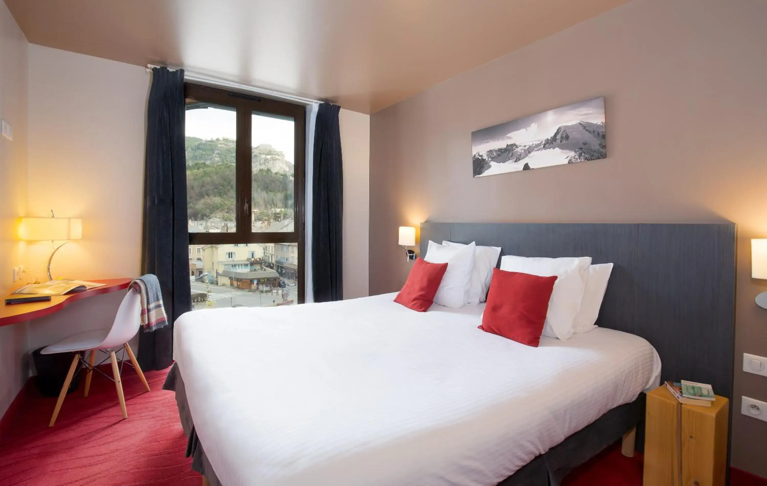 Bedroom, Bed in SOWELL HOTELS Le Parc & Spa Bedroom, Bed in SOWELL HOTELS Le Parc & Spa
