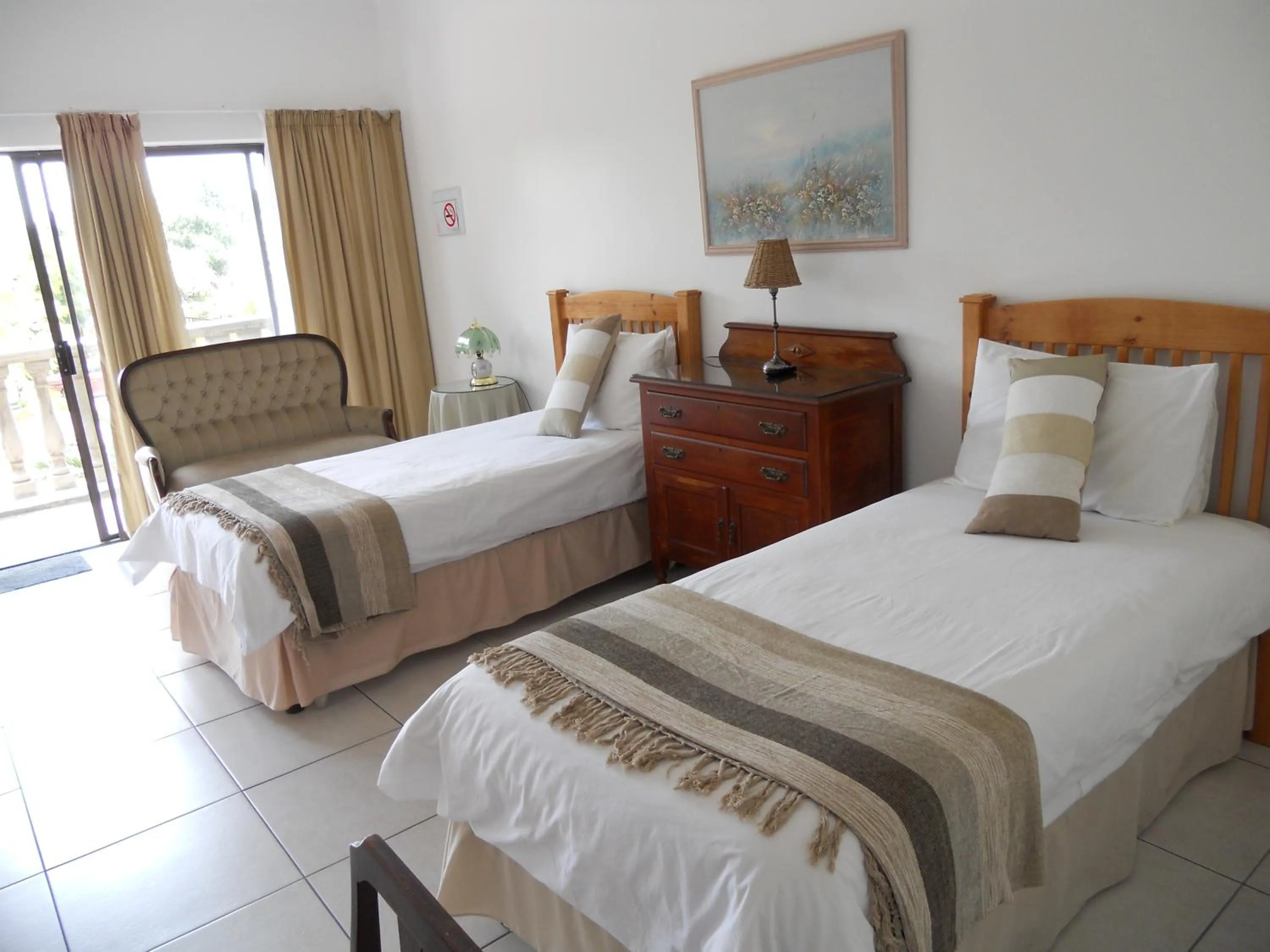 Bed in Homestead Lake Cottage