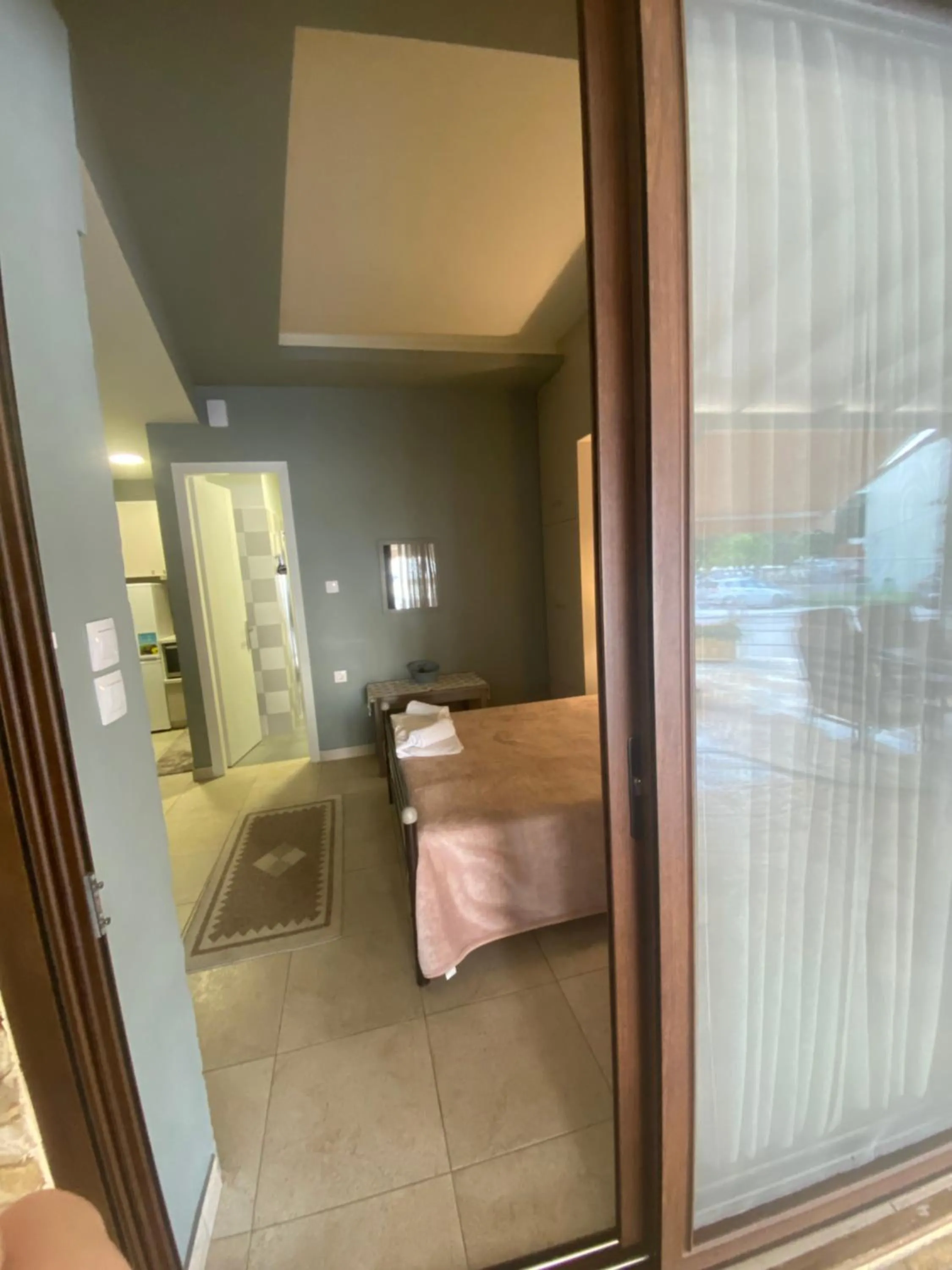 Photo of the whole room, Bed in Corali