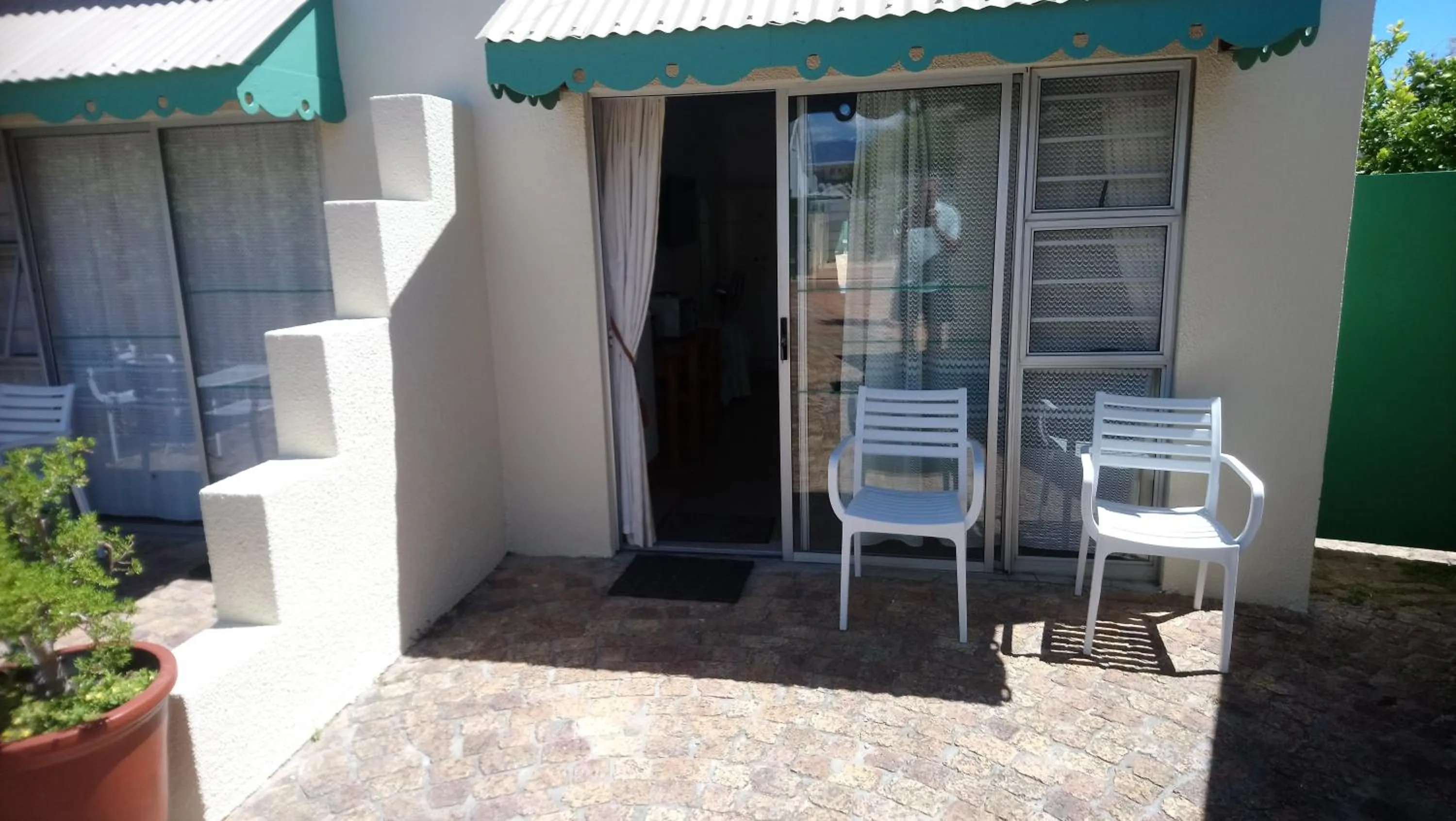 Facade/entrance in Welterusten Guesthouse