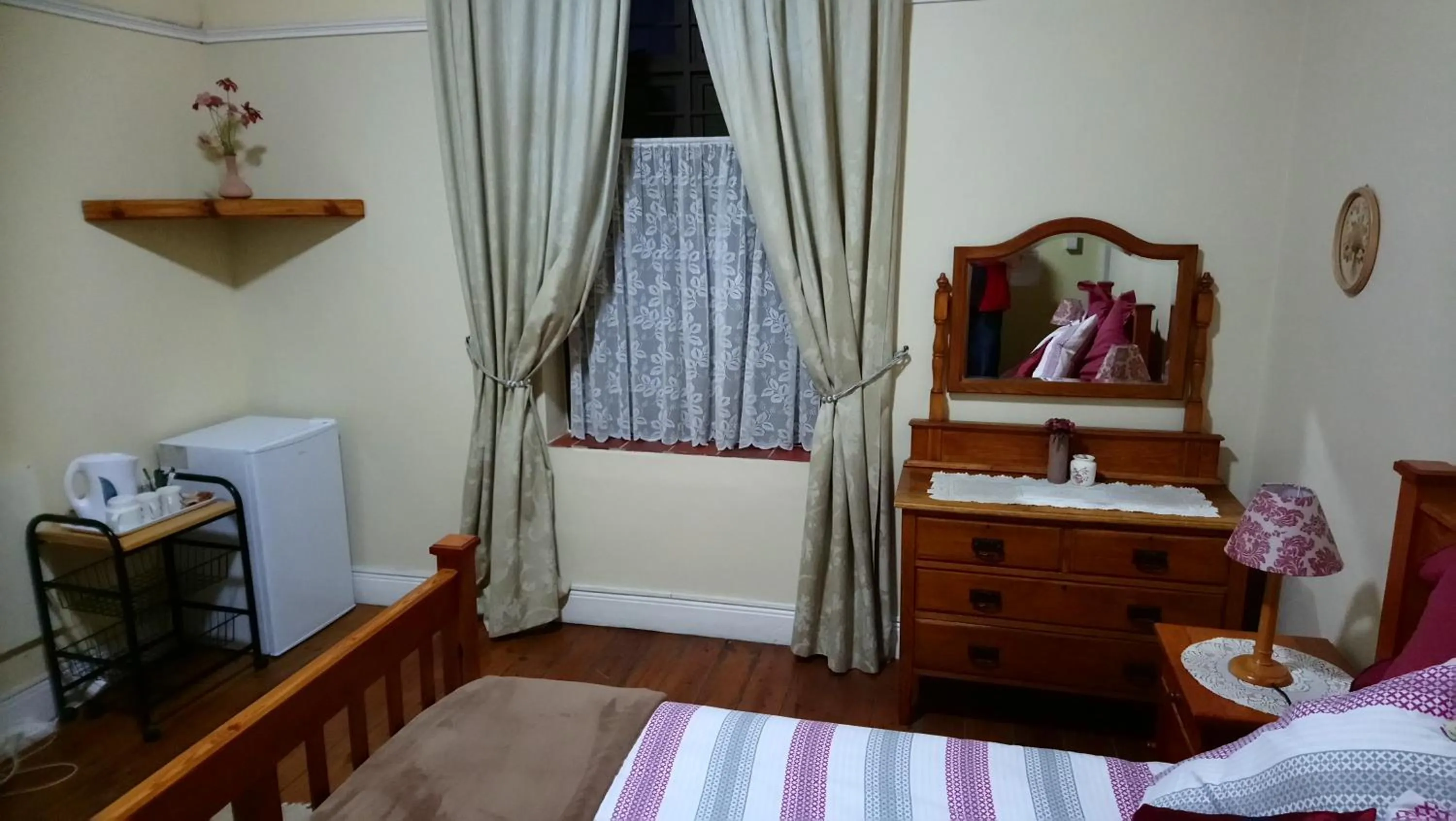 Communal lounge/ TV room, Bed in Welterusten Guesthouse