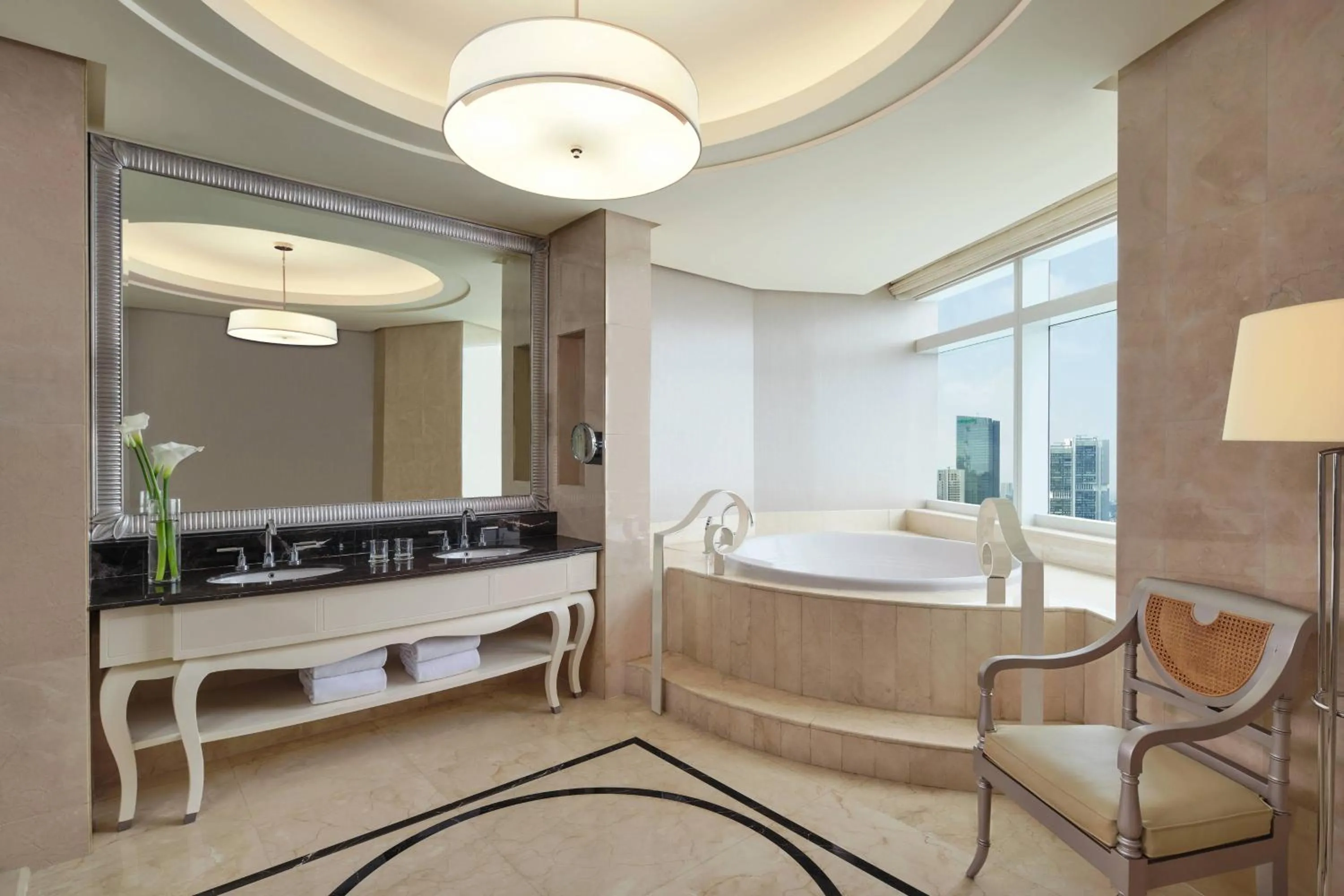 Swimming pool, Bed in The Ritz-Carlton Jakarta, Pacific Place