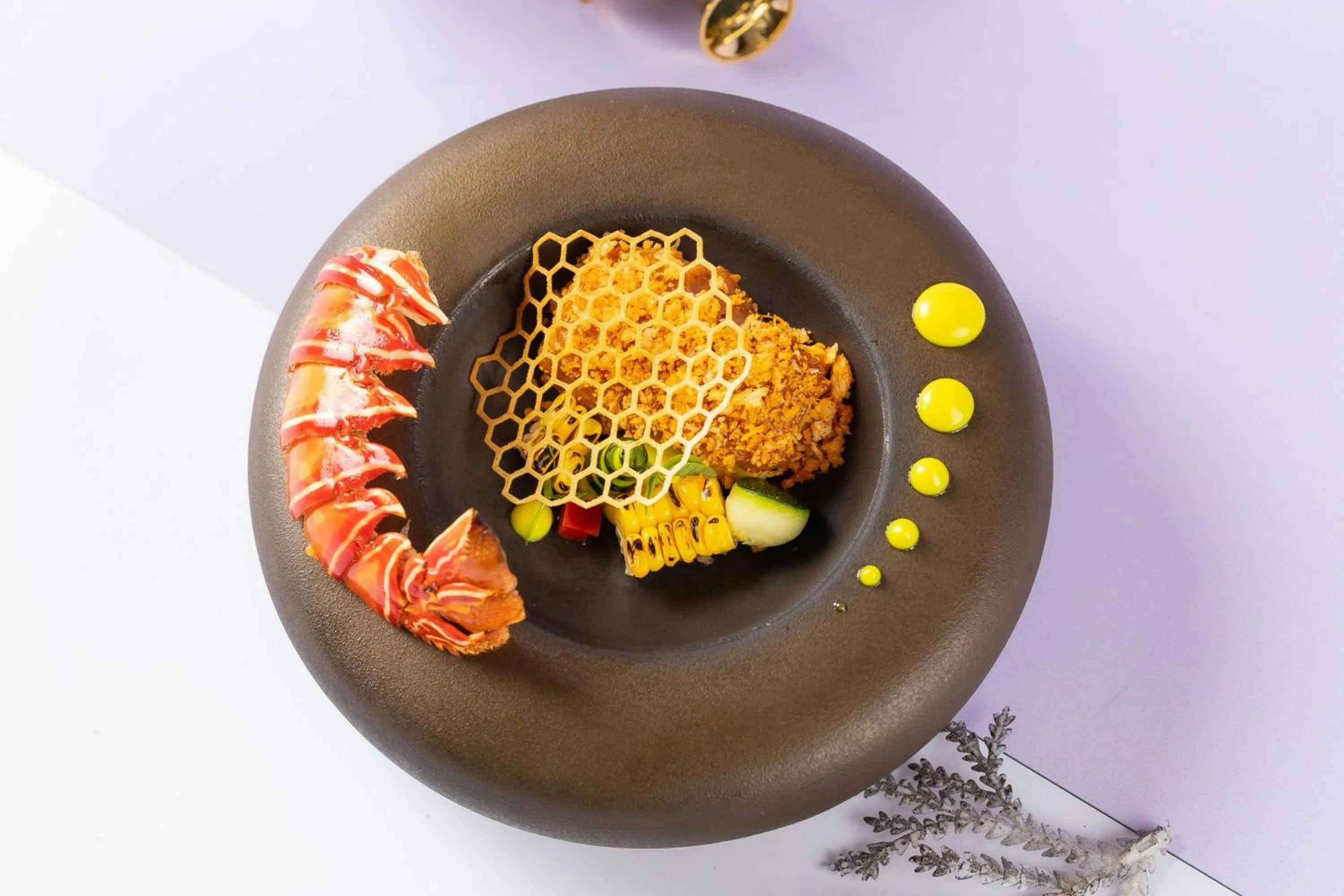 Restaurant/places to eat in The Ritz-Carlton Jakarta, Pacific Place