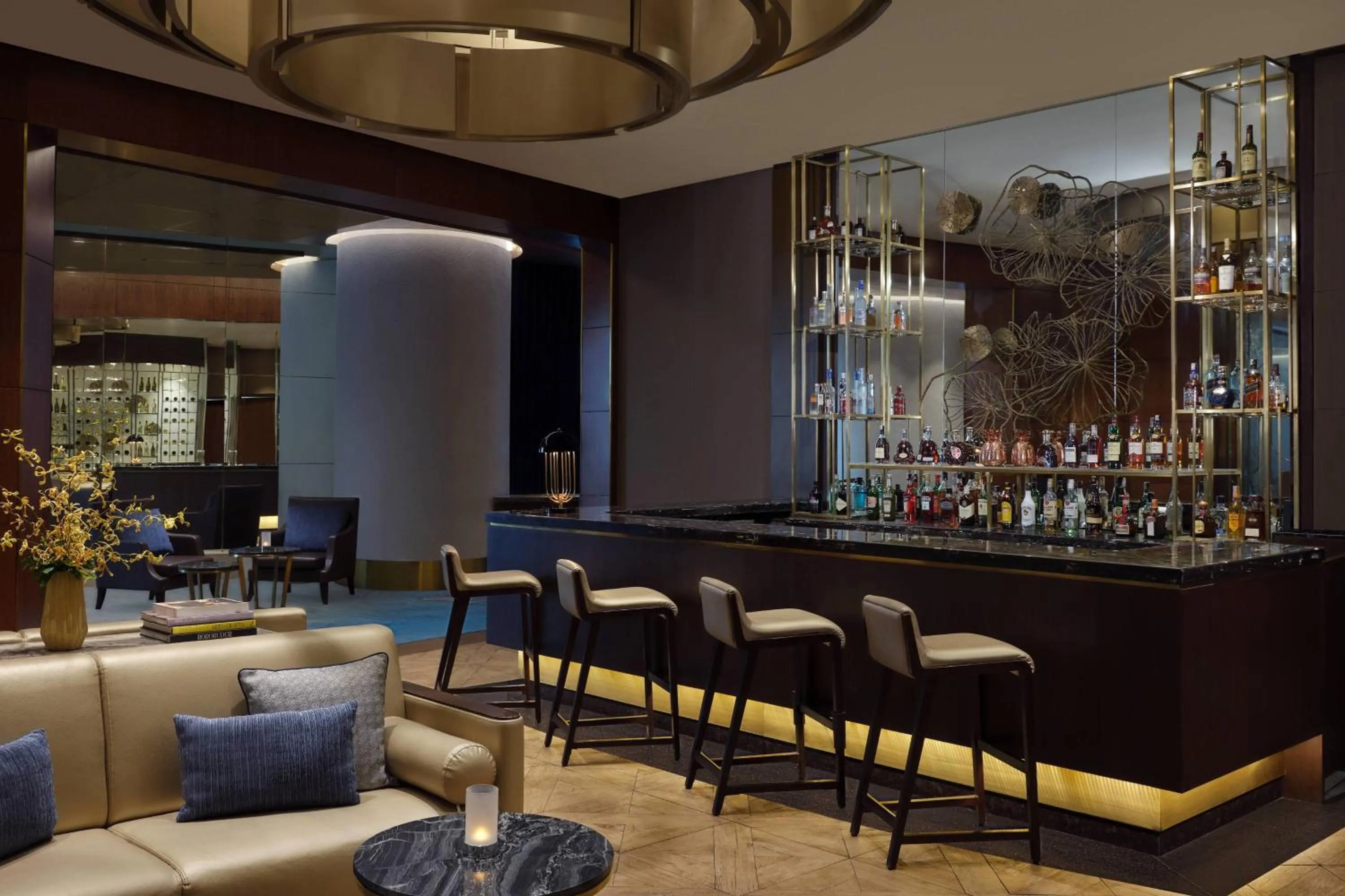 Lounge or bar in The Ritz-Carlton Jakarta, Pacific Place