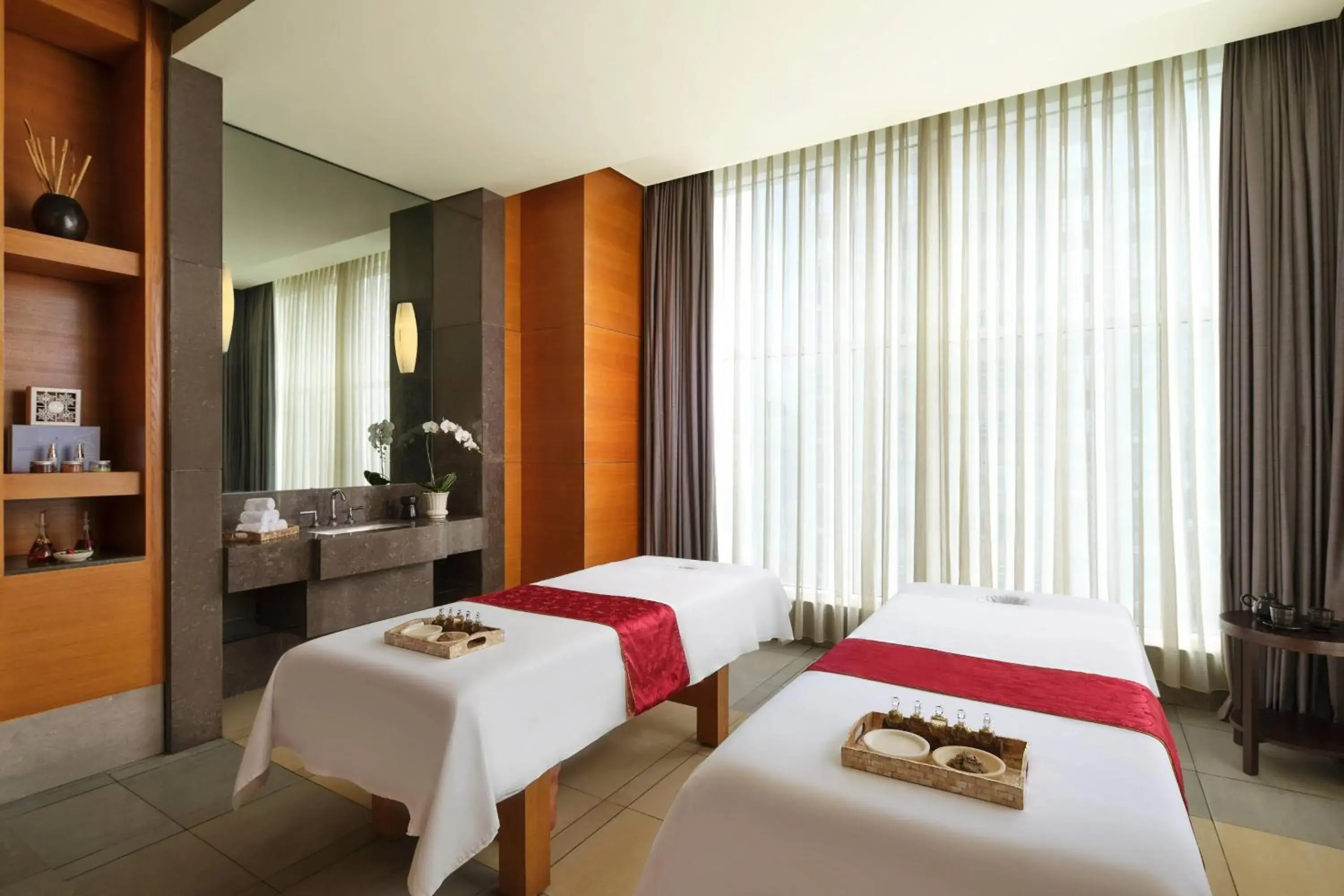 Spa and wellness centre/facilities, Bed in The Ritz-Carlton Jakarta, Pacific Place