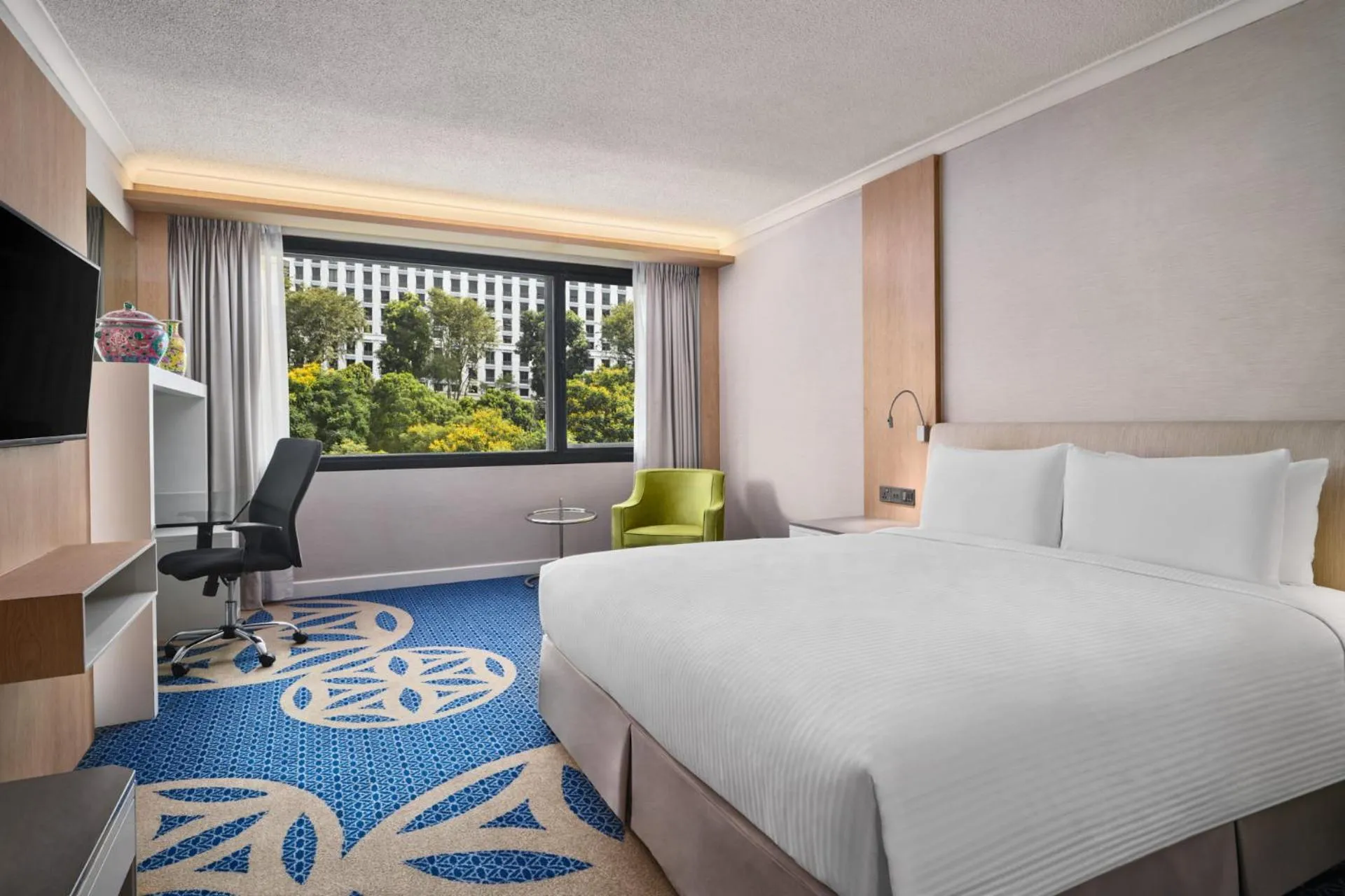 City view, Bed in Concorde Hotel Singapore