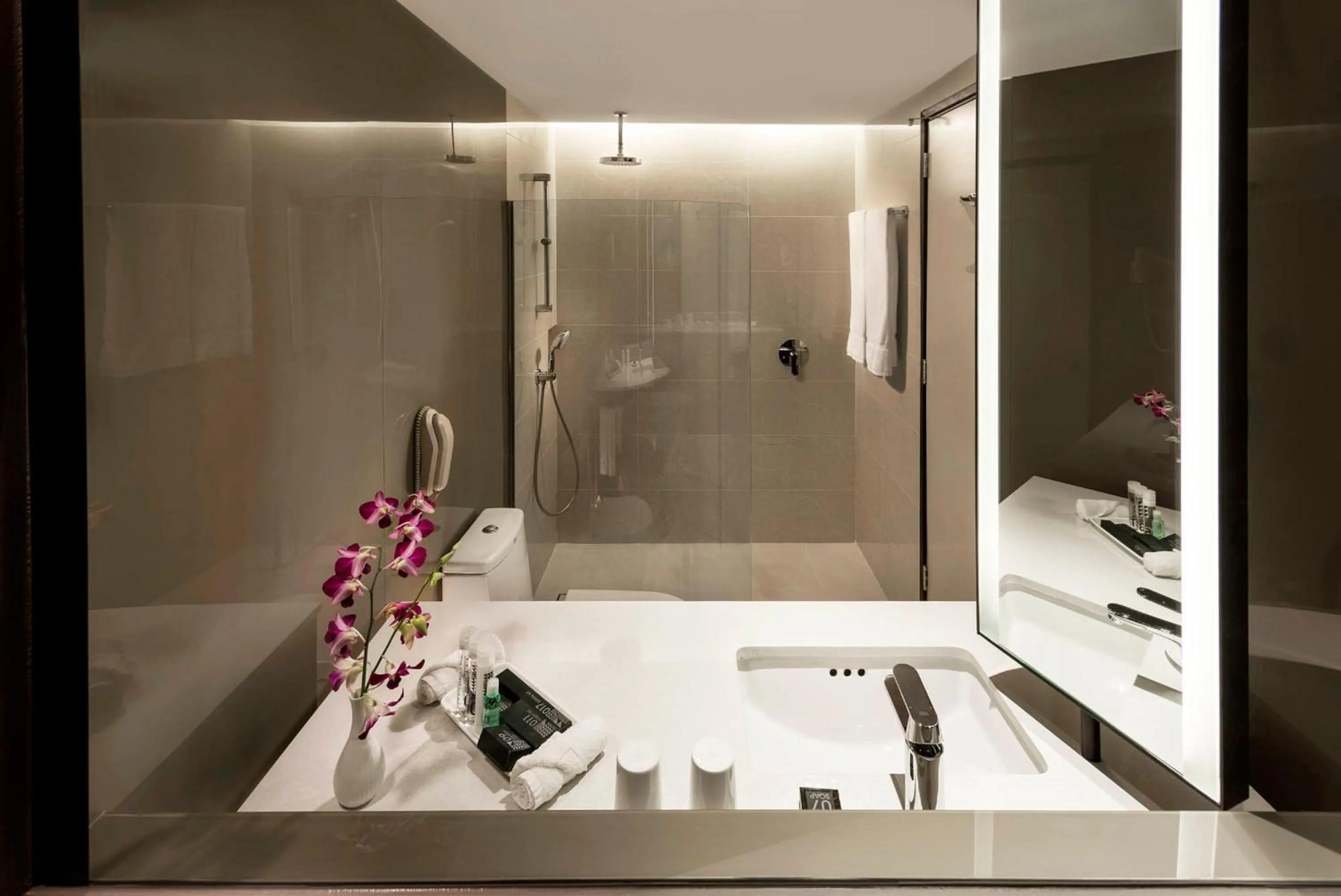 Bathroom in Concorde Hotel Singapore