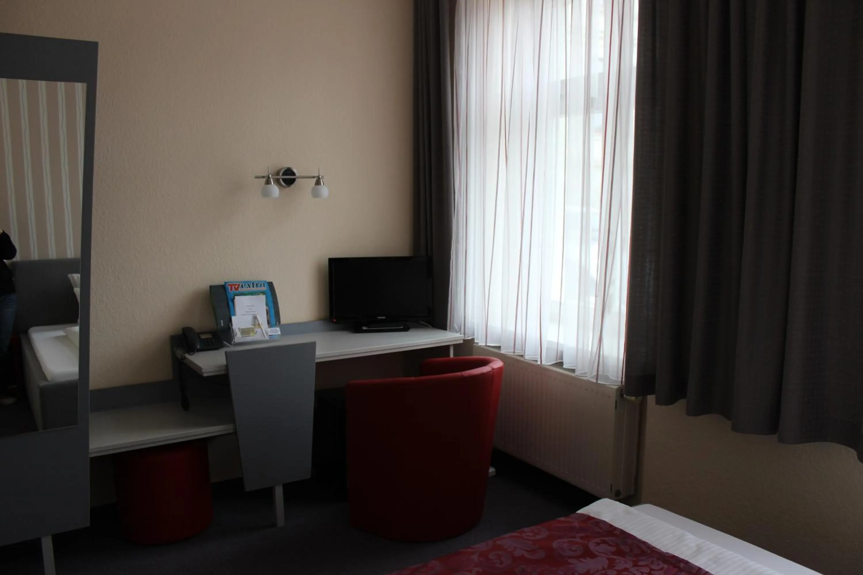 Photo of the whole room, Bed in APARTHOTEL 1A