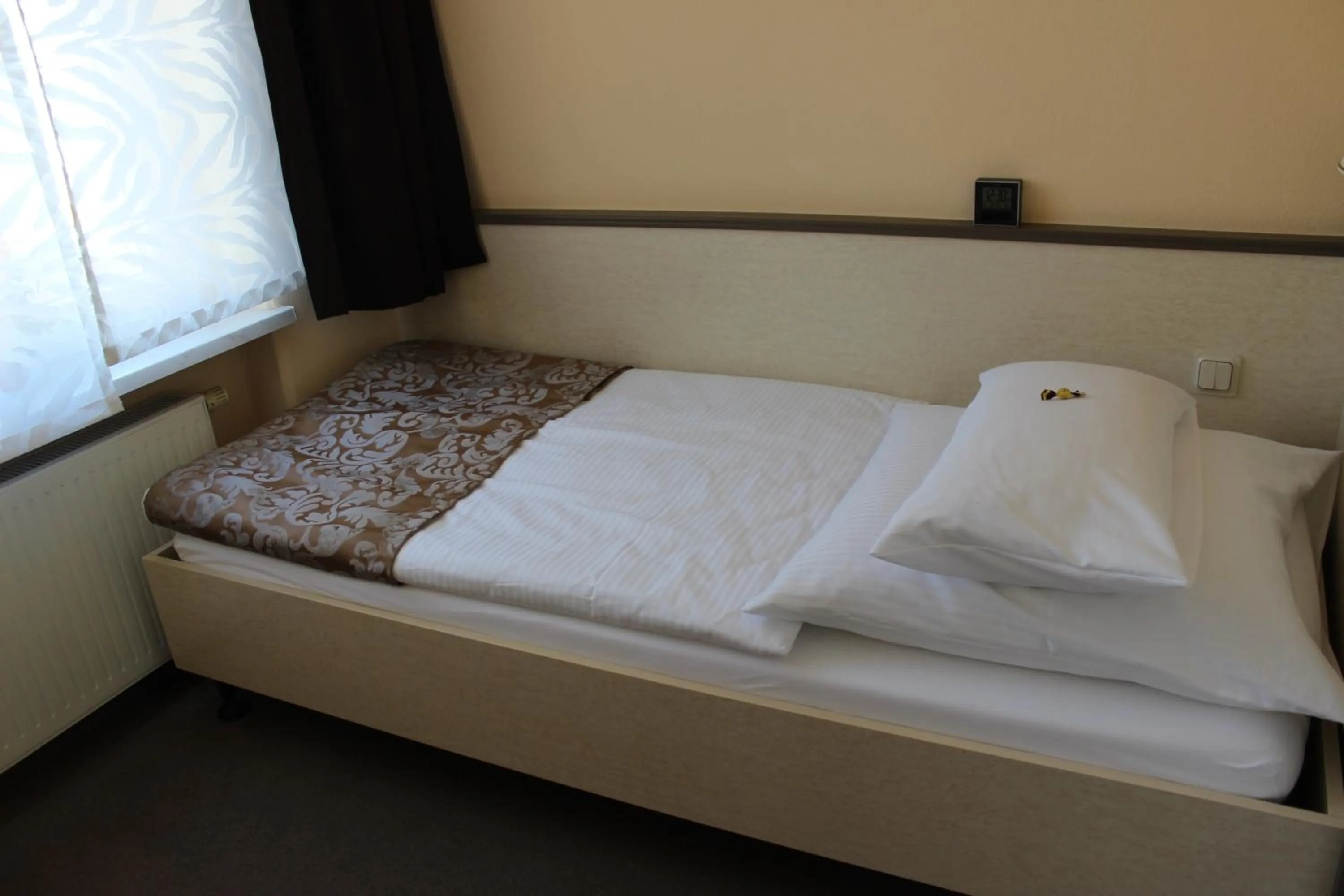 Photo of the whole room, Bed in APARTHOTEL 1A