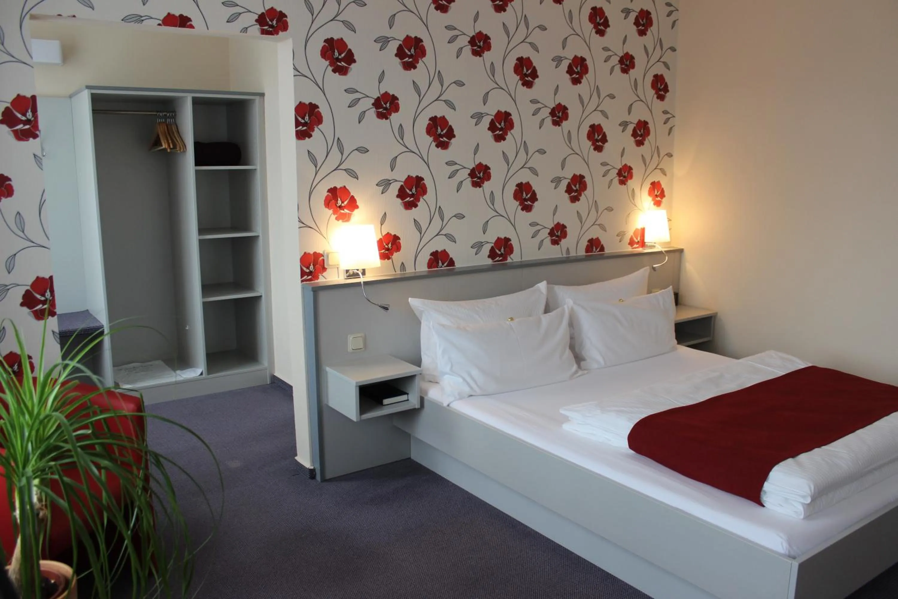 Photo of the whole room, Bed in APARTHOTEL 1A