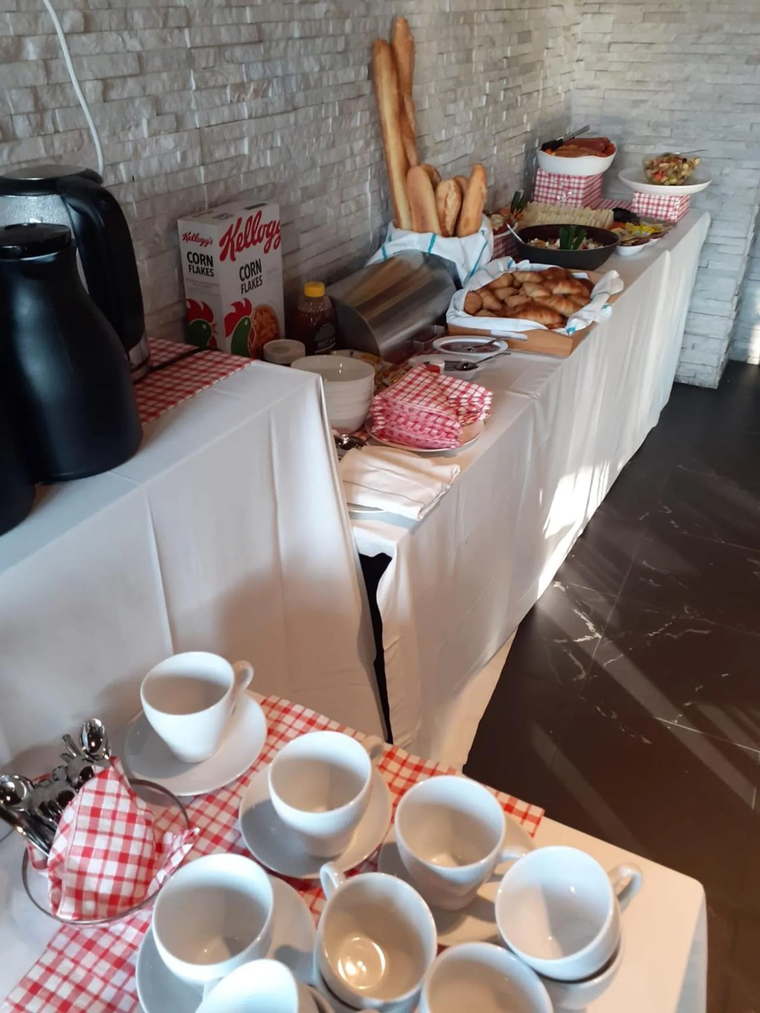 Restaurant/places to eat in Peace & Love Hostel