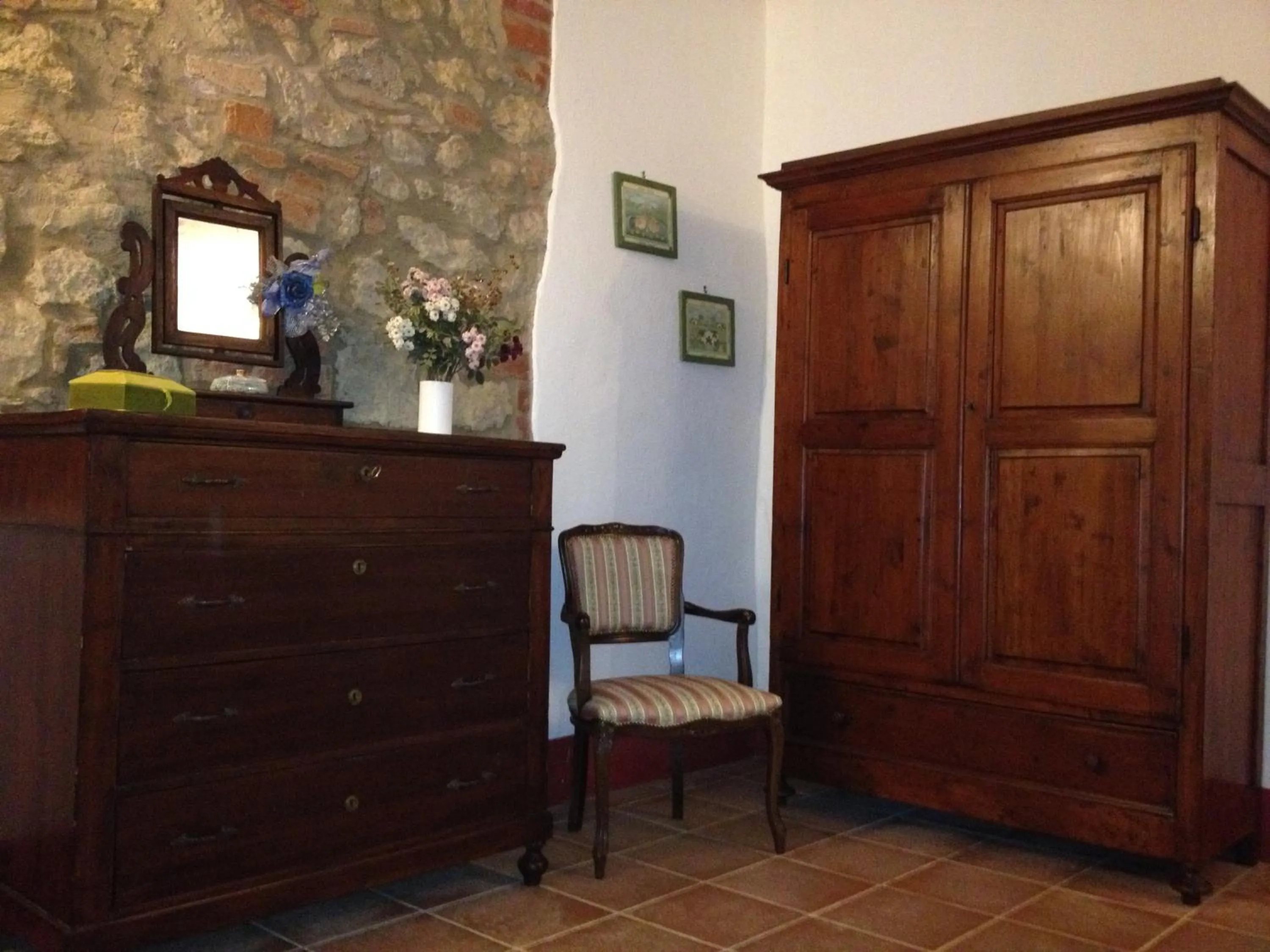 Decorative detail in Tenuta Santagnese