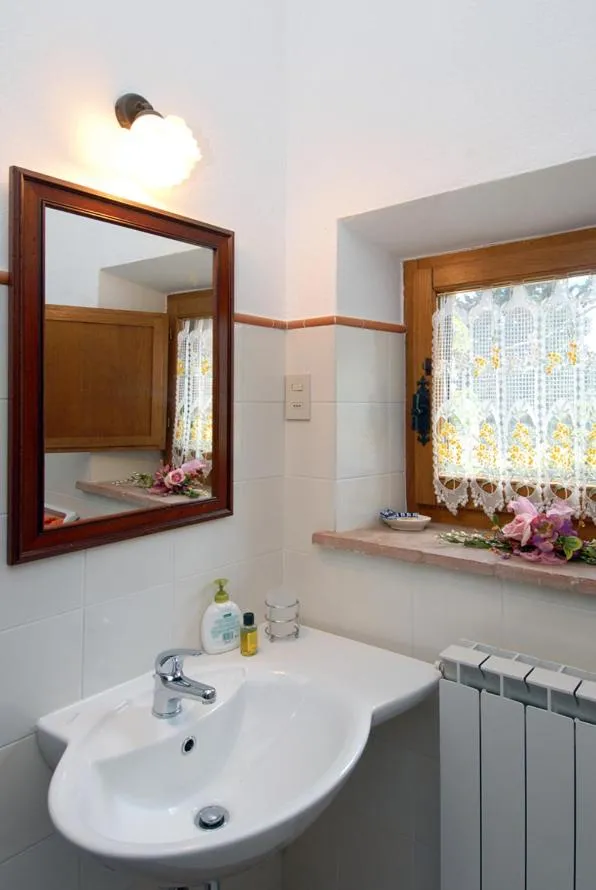 Bathroom in Tenuta Santagnese