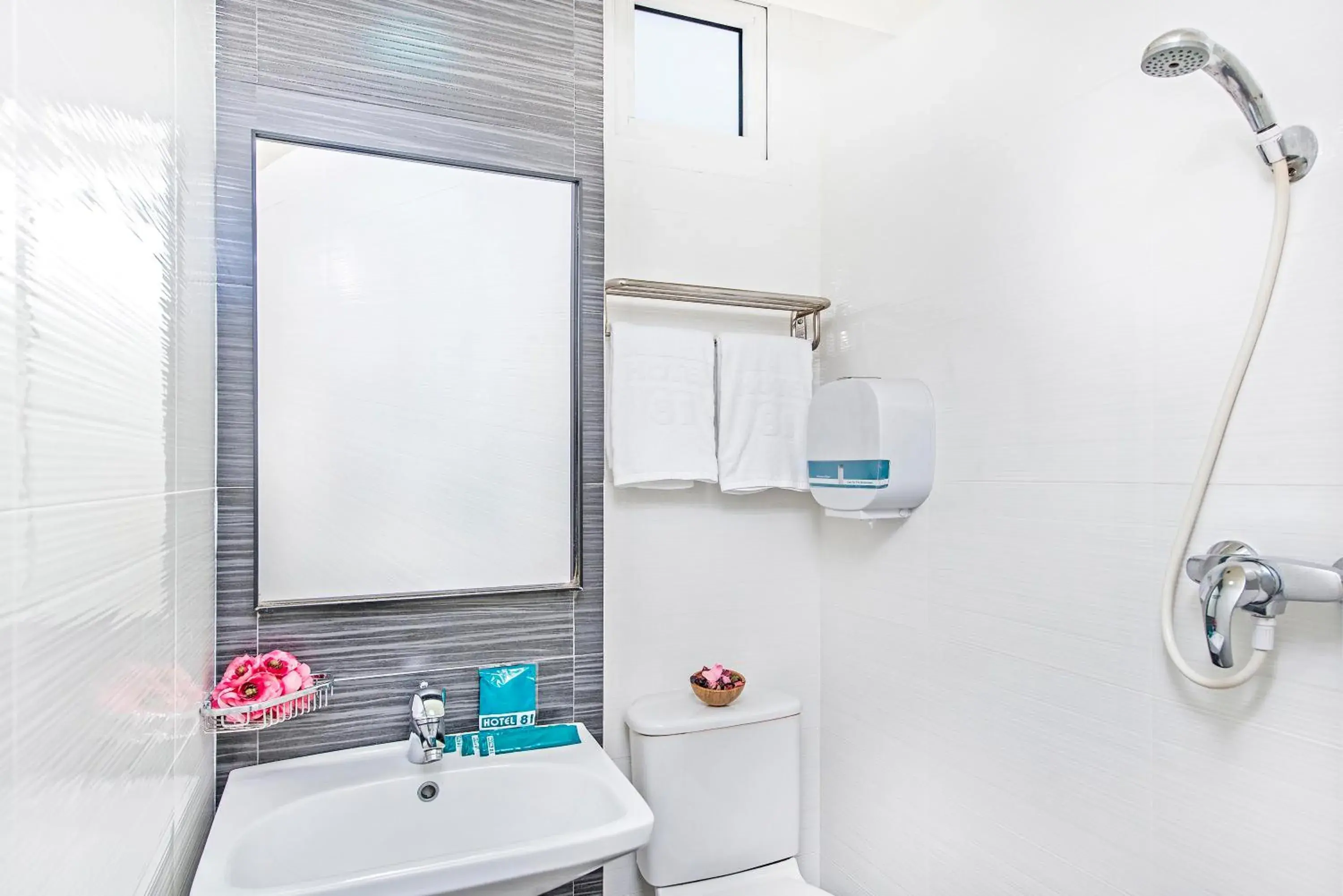 Standard Twin Room in Hotel 81 Selegie Standard Twin Room in Hotel 81 Selegie