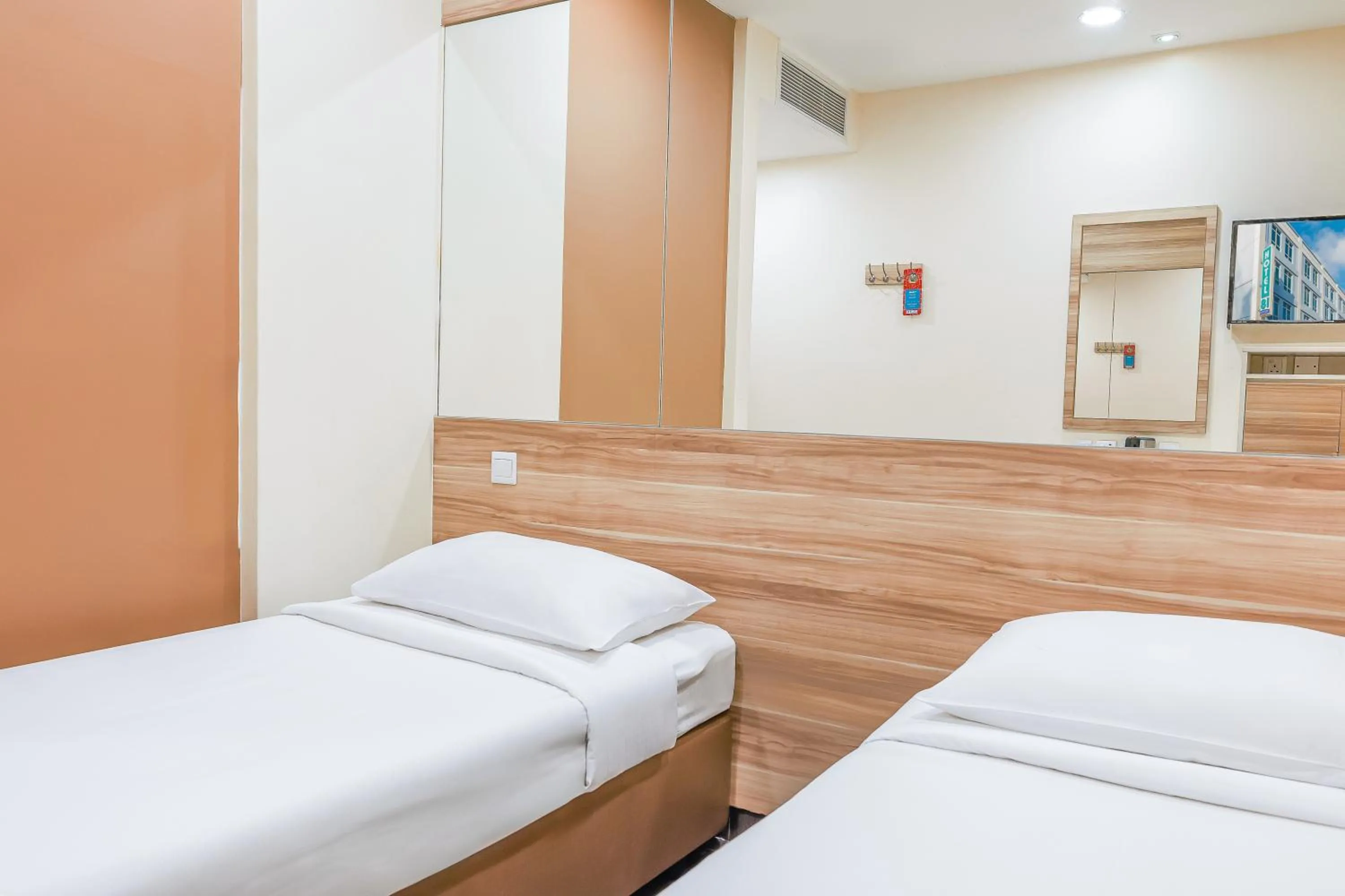 Bed in Hotel 81 Dickson