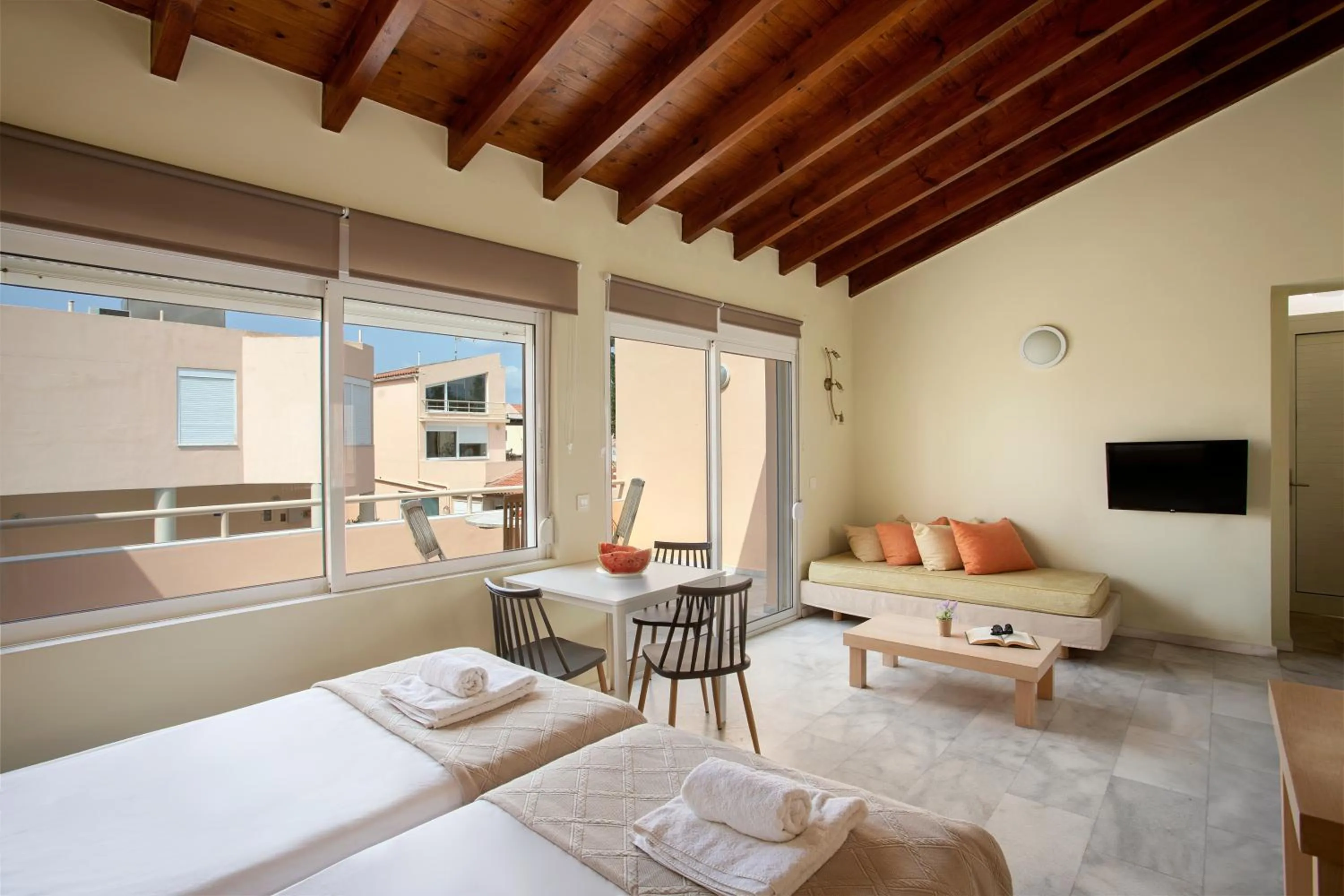 TV and multimedia, Bed in Elma's Dream Apartments & Villas