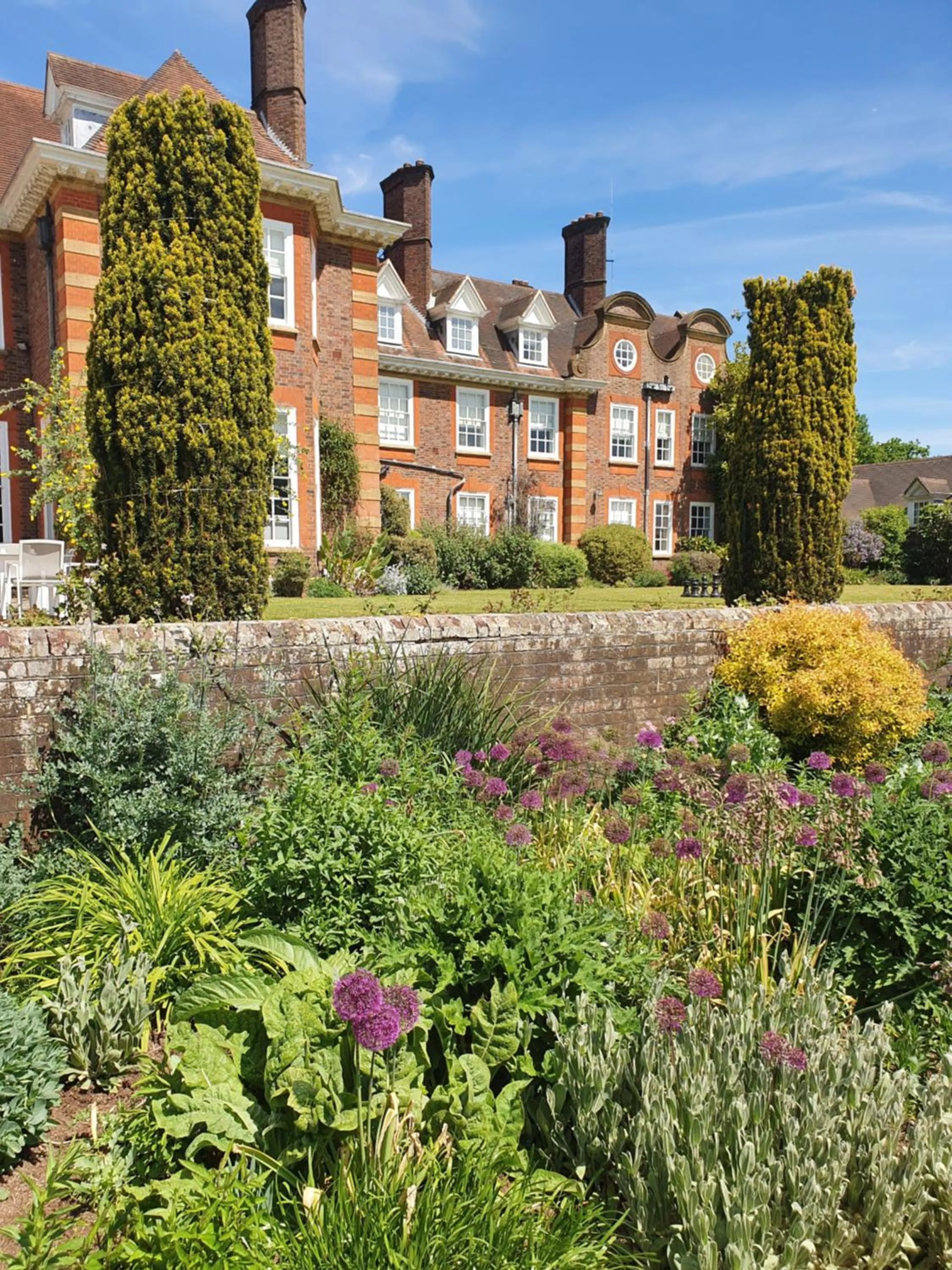 Property building in Barnett Hill Hotel