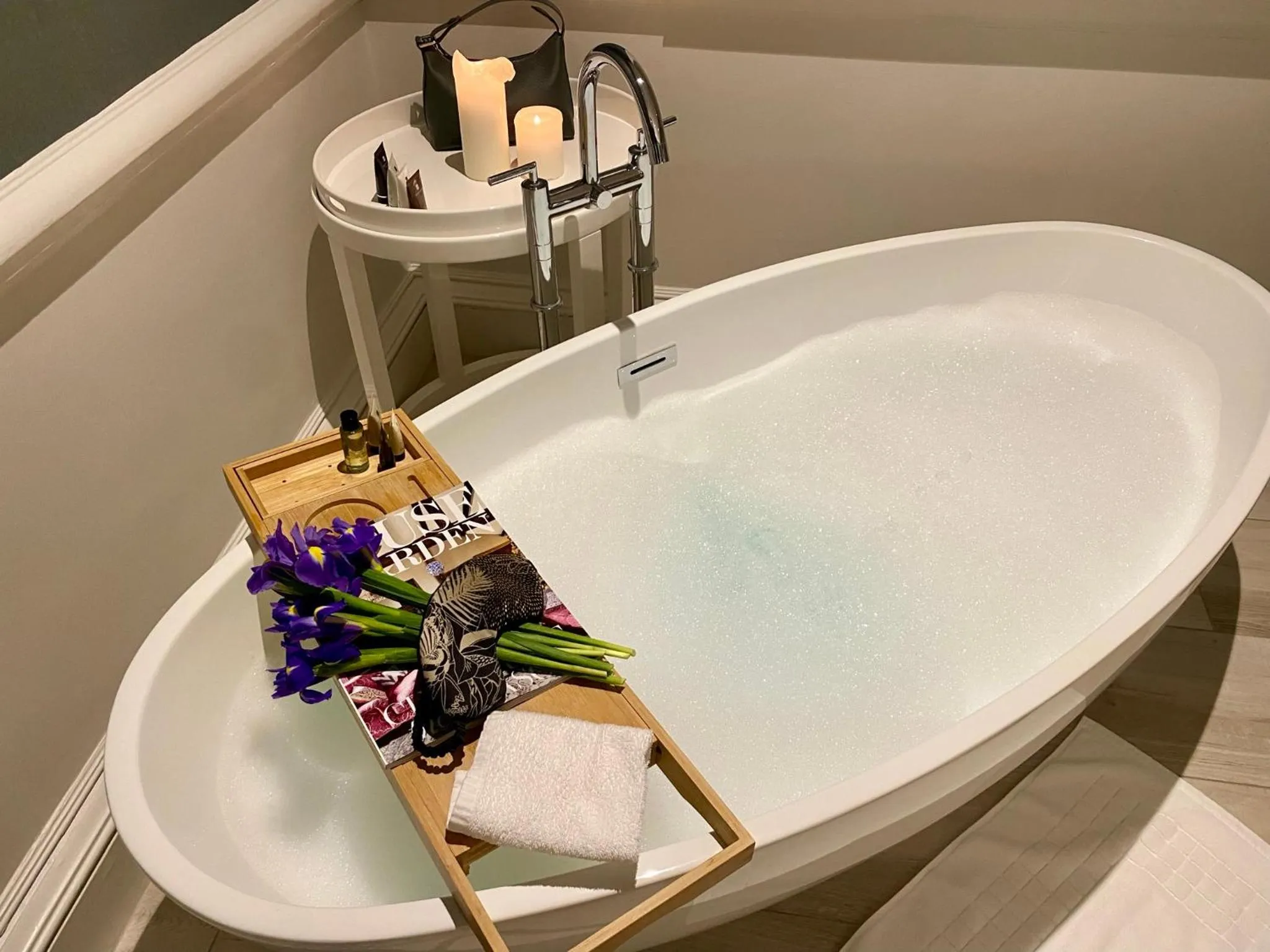 Bath in Barnett Hill Hotel