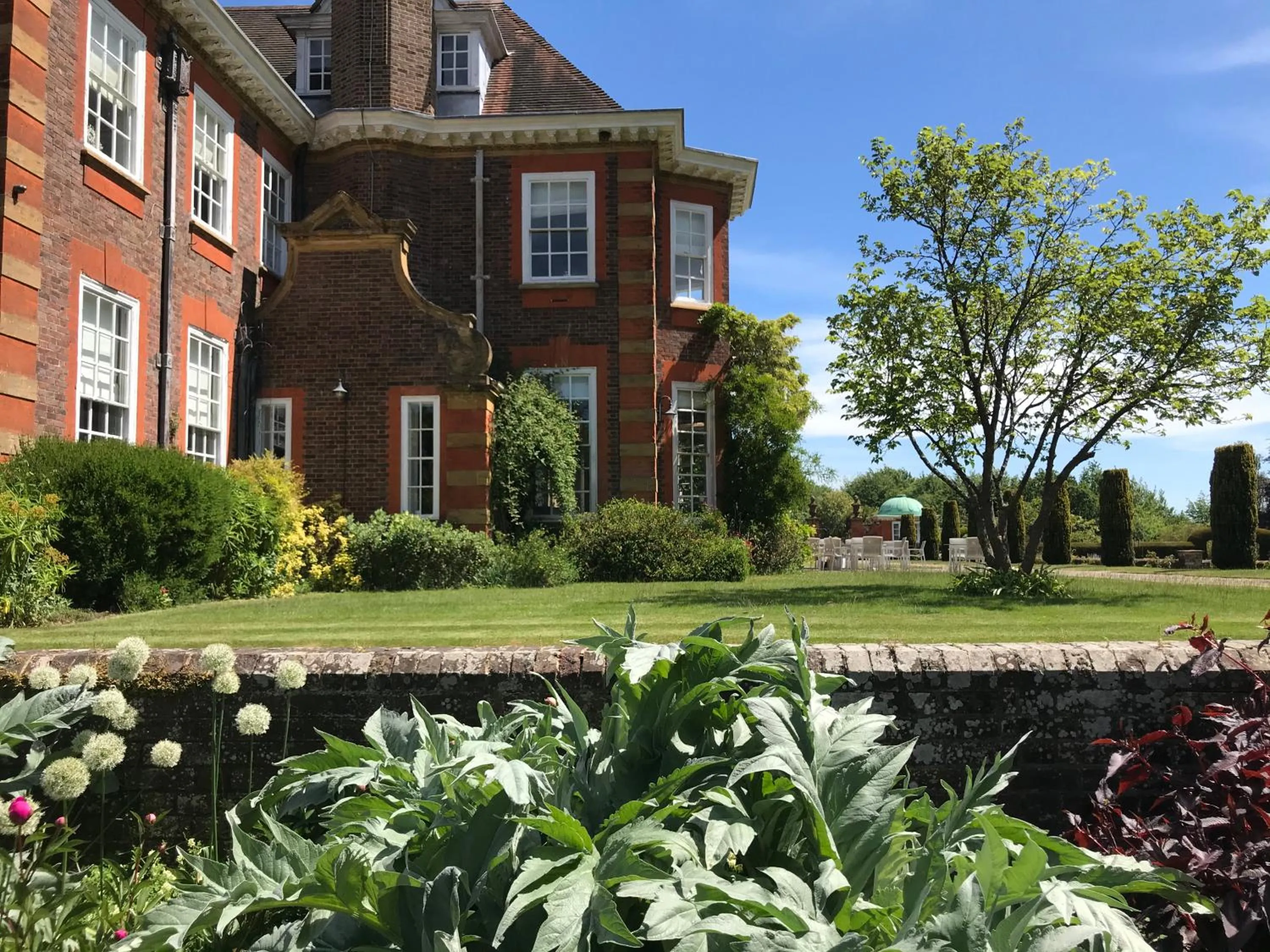 Facade/entrance in Barnett Hill Hotel