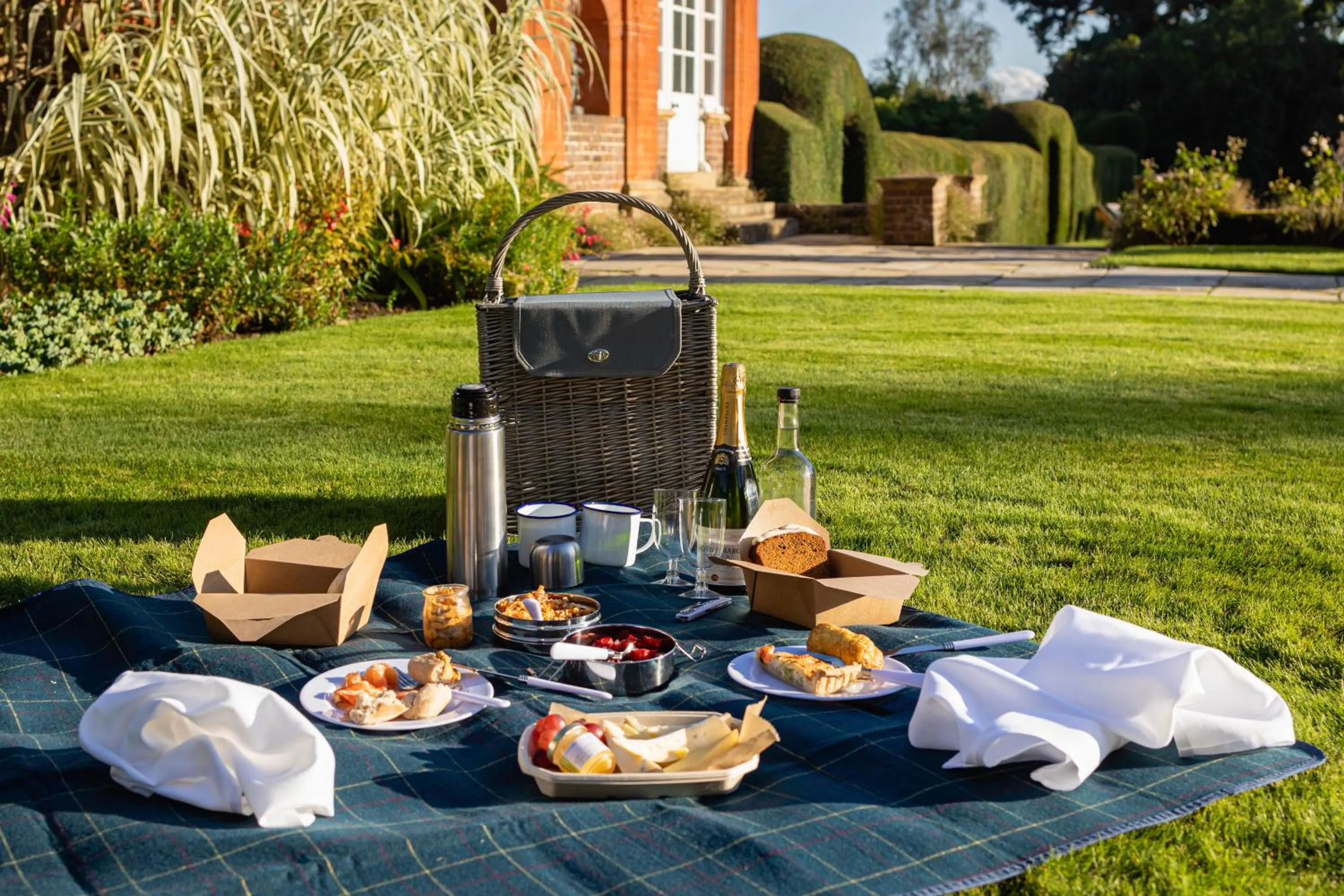Dining area in Barnett Hill Hotel
