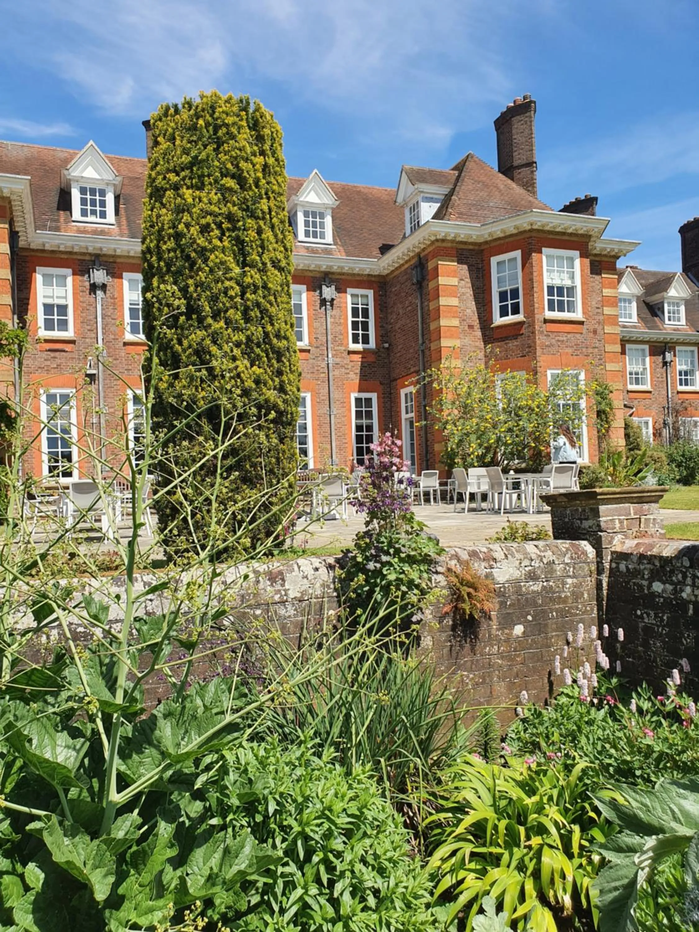 Property building in Barnett Hill Hotel