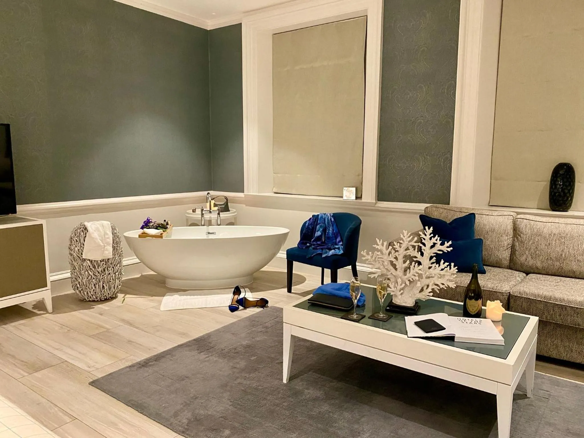 Seating area in Barnett Hill Hotel