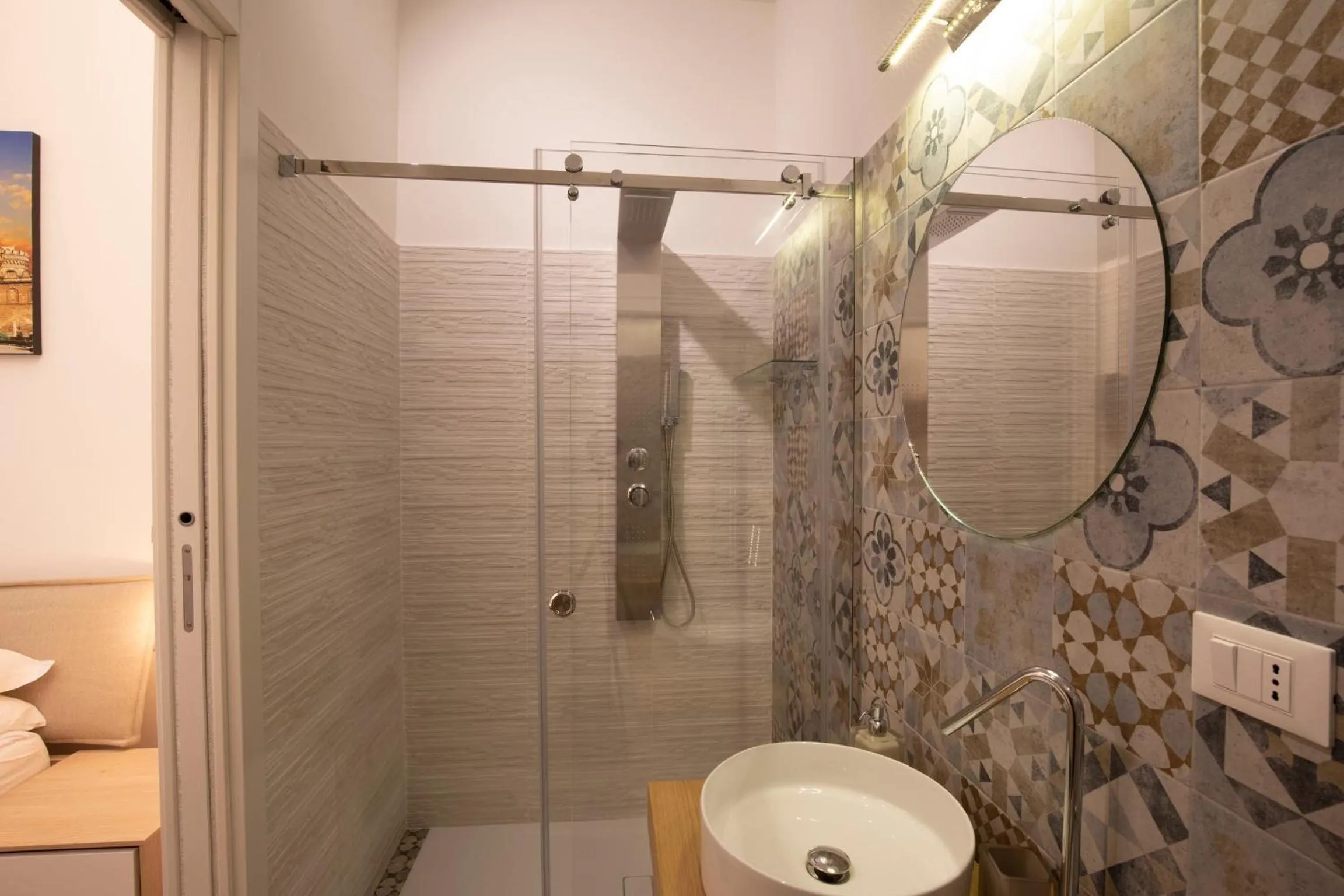 Shower in Sammartino suite
