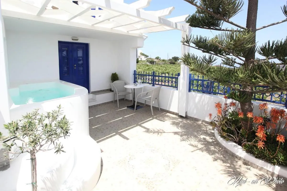 Facade/entrance in Villa Happening