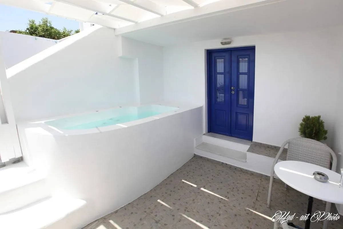 Facade/entrance in Villa Happening