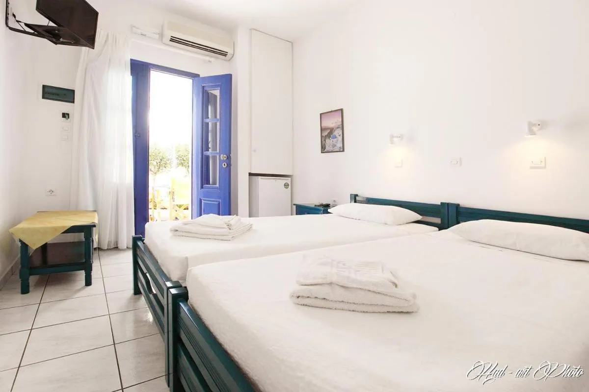 Day, Bed in Villa Happening