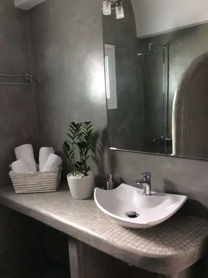 Suite with Hot Tub in Villa Happening Suite with Hot Tub in Villa Happening