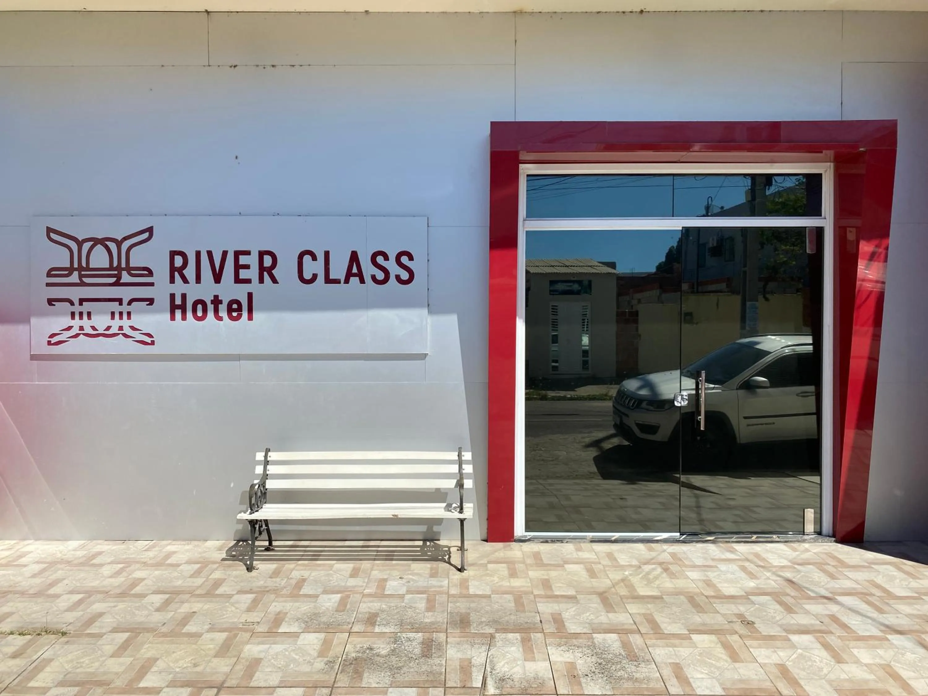 Facade/entrance in River Class Hotel
