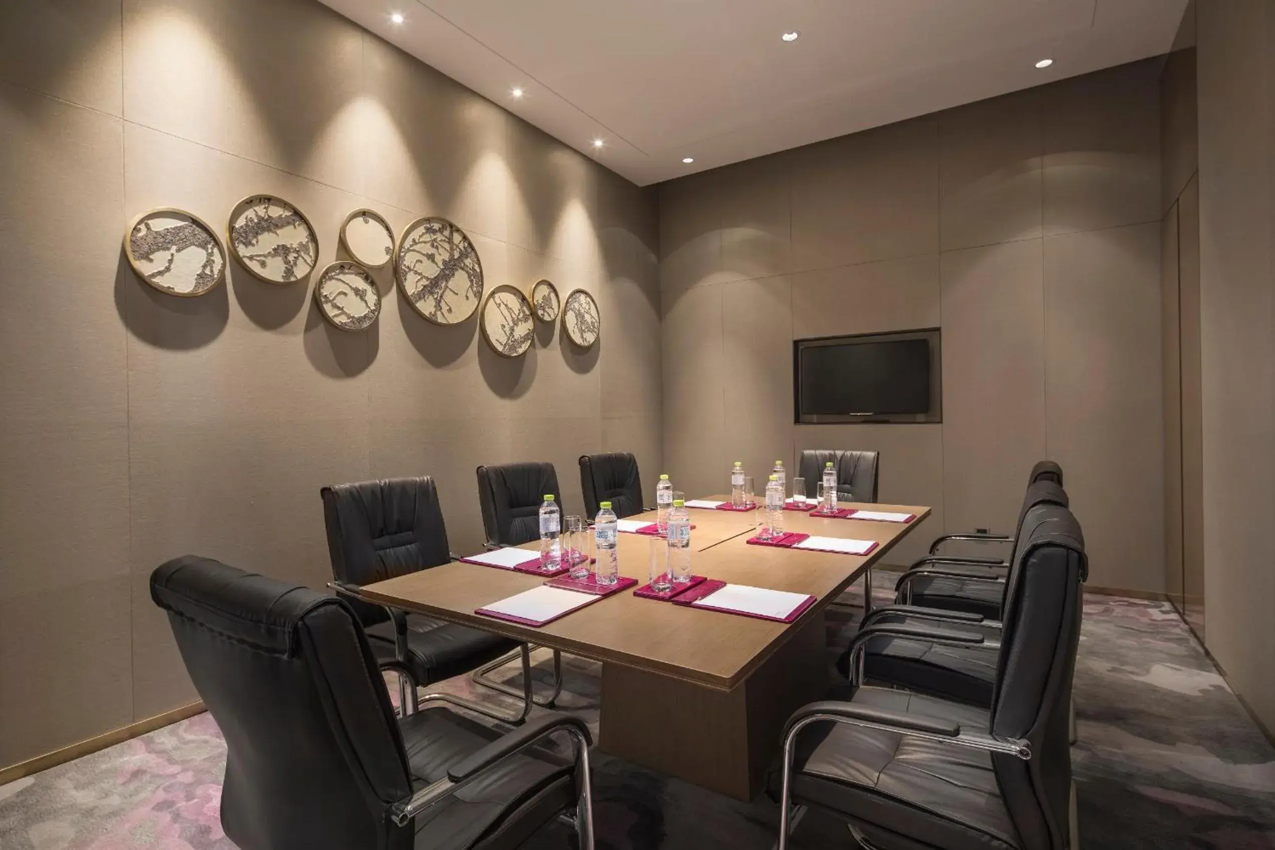 Lounge or bar in Crowne Plaza Harbin Songbei by IHG Lounge or bar in Crowne Plaza Harbin Songbei by IHG