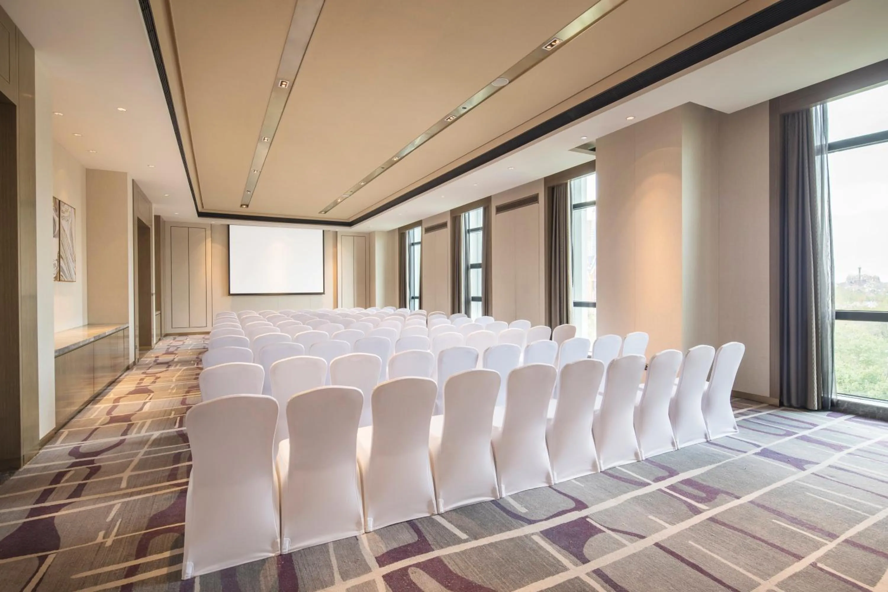Meeting/conference room in Crowne Plaza Harbin Songbei by IHG