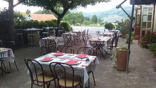 Restaurant/places to eat in Logis L'Auberge Basque