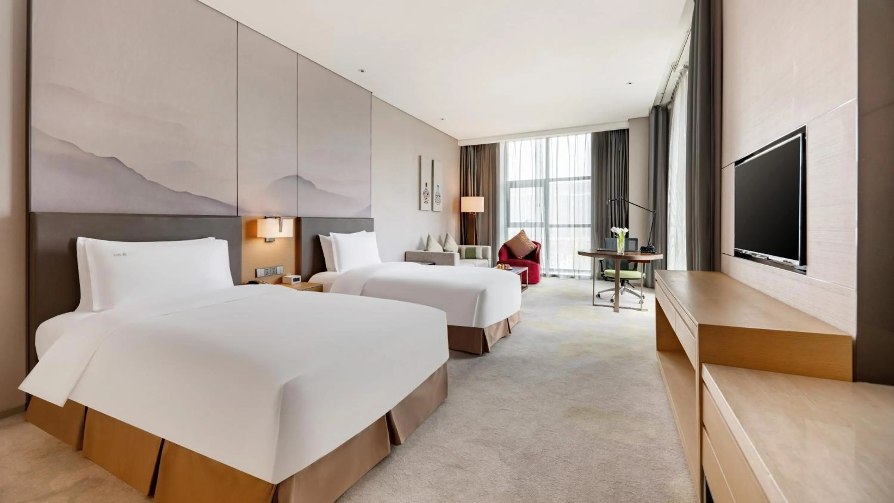 Photo of the whole room, Bed in Holiday Inn Baoji Central by IHG