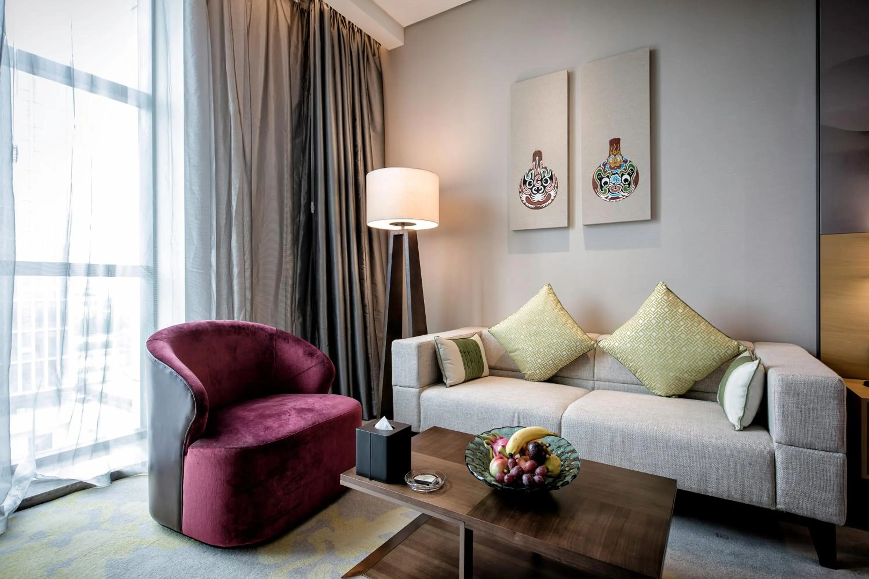 Seating area in Holiday Inn Baoji Central by IHG