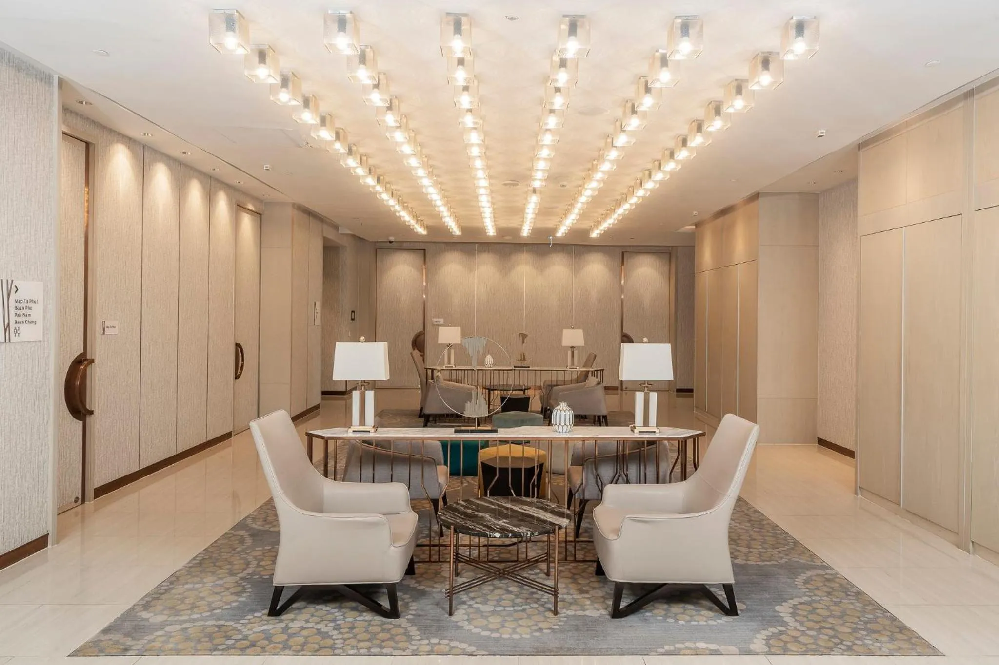 Restaurant/places to eat in Holiday Inn & Suites Rayong City Centre by IHG