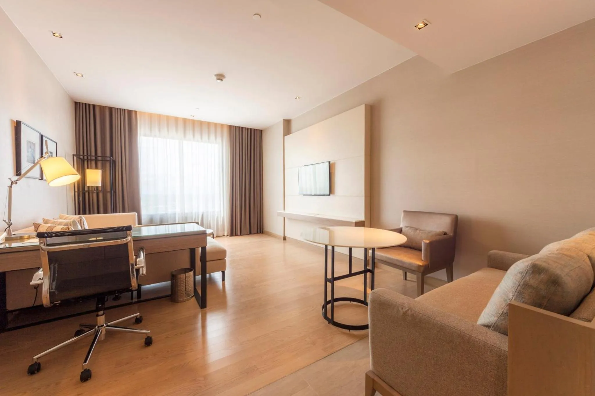 Bedroom in Holiday Inn & Suites Rayong City Centre by IHG