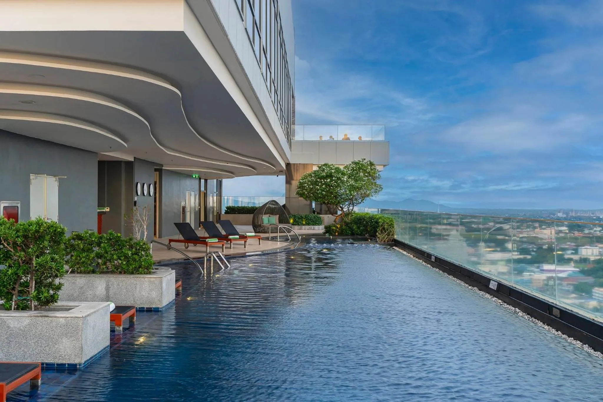 Swimming pool in Holiday Inn & Suites Rayong City Centre by IHG