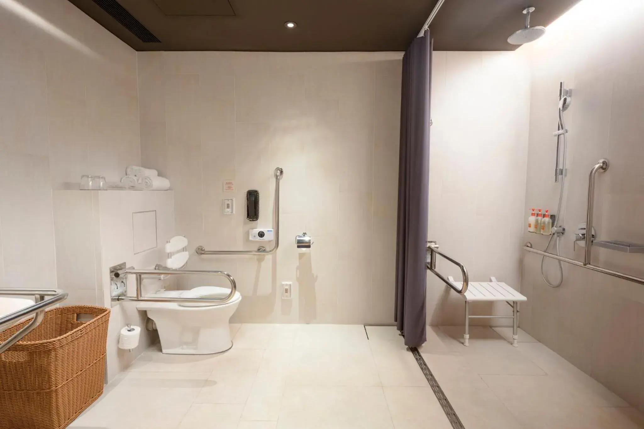 Photo of the whole room in Crowne Plaza Tainan by IHG Photo of the whole room in Crowne Plaza Tainan by IHG