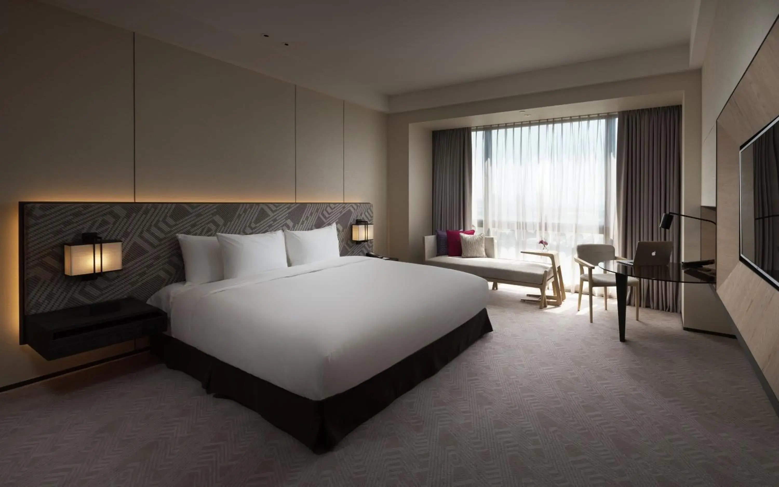 Photo of the whole room, Bed in Crowne Plaza Tainan by IHG Photo of the whole room, Bed in Crowne Plaza Tainan by IHG